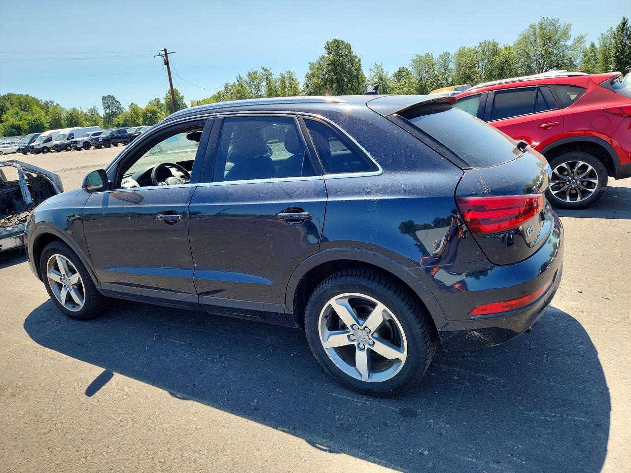 2015 Audi Q3 Premium Plus Gray vin: WA1EFCFS2FR005049