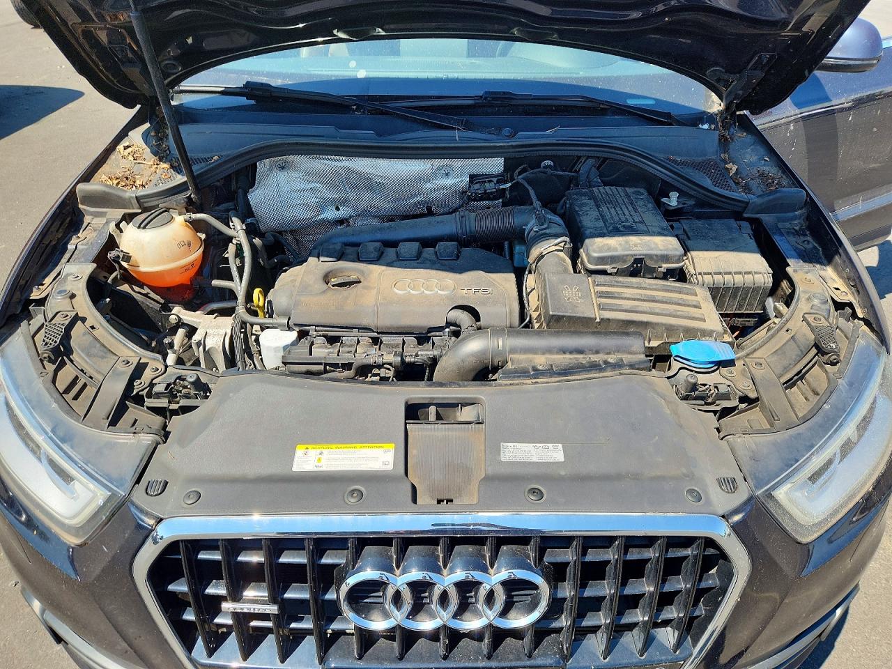 2015 Audi Q3 Premium Plus Gray vin: WA1EFCFS2FR005049