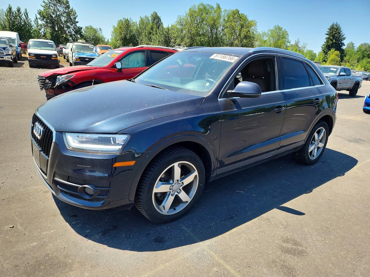 2015 Audi Q3 Premium Plus Gray vin: WA1EFCFS2FR005049