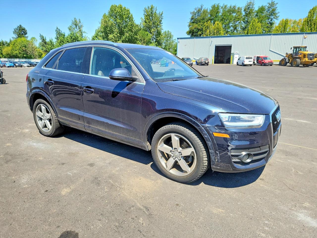 2015 Audi Q3 Premium Plus Gray vin: WA1EFCFS2FR005049