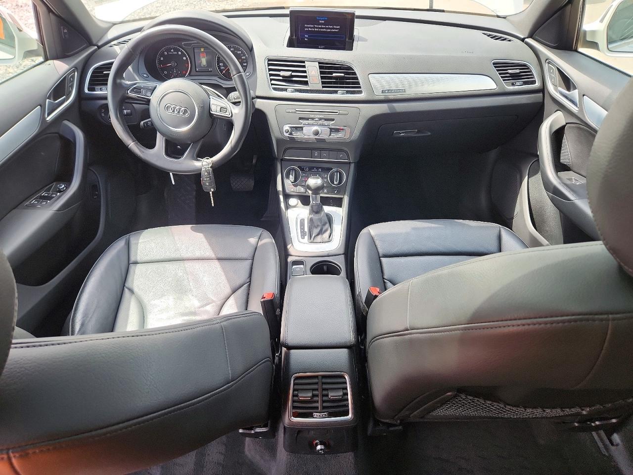 2016 Audi Q3 Premium Plus Белый vin: WA1EFCFS3GR020452