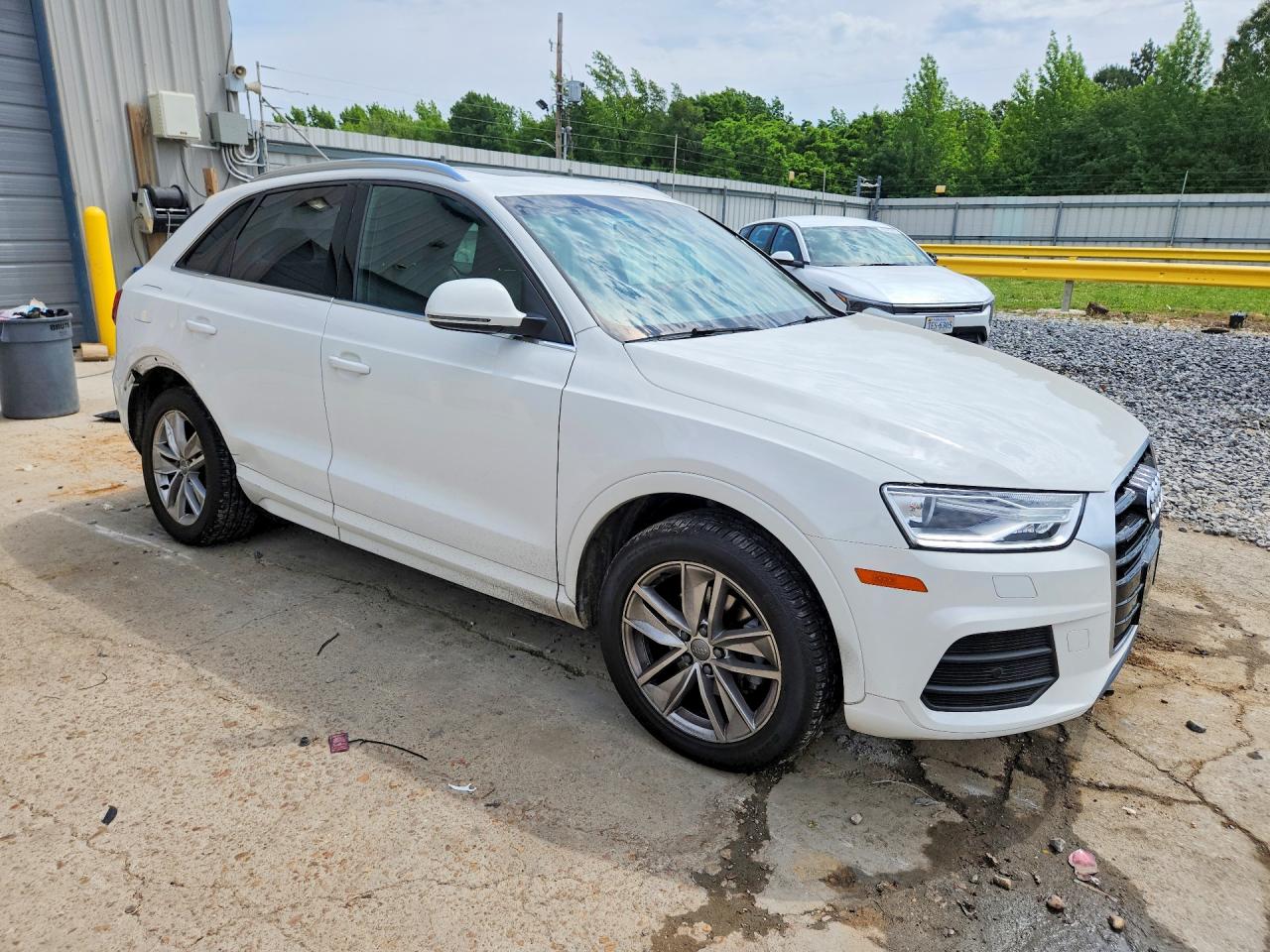 2016 Audi Q3 Premium Plus Белый vin: WA1EFCFS3GR020452