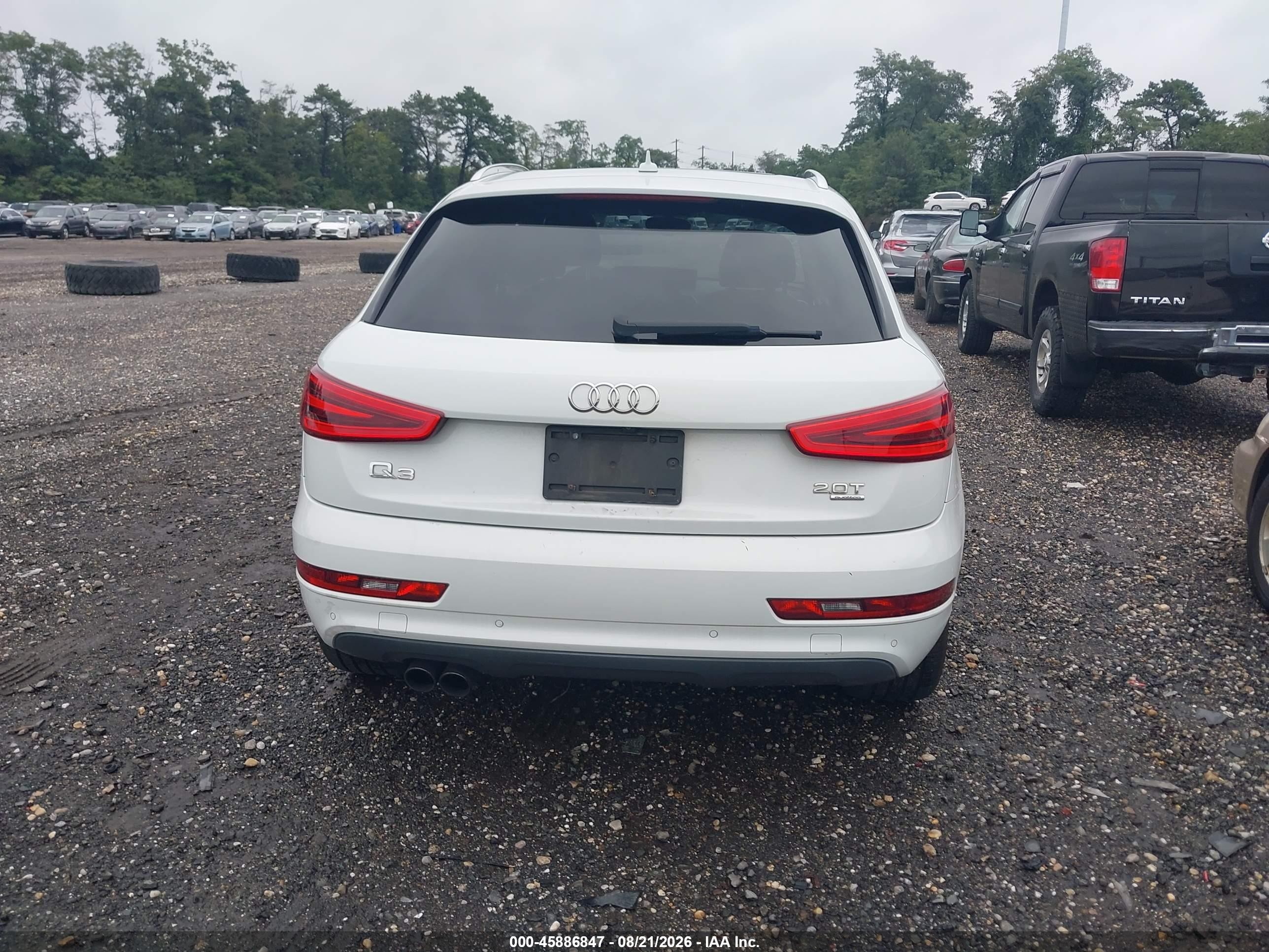 2015 Audi Q3 2.0t Premium Plus White vin: WA1EFCFS4FR010415