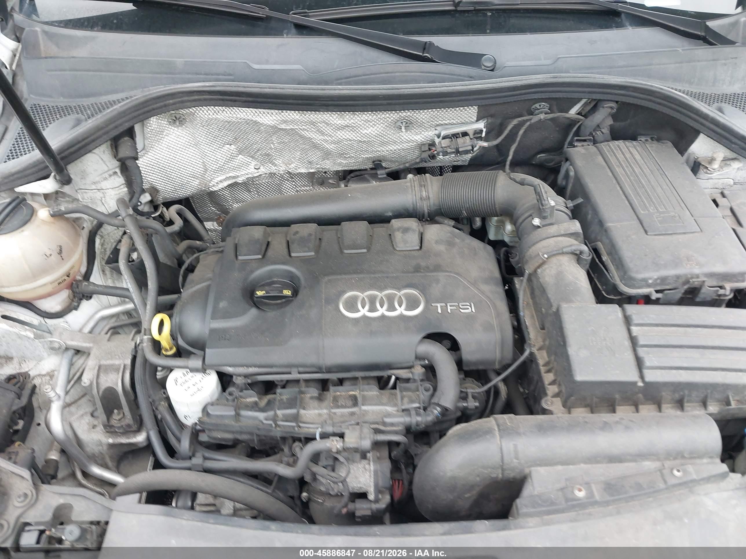 2015 Audi Q3 2.0t Premium Plus White vin: WA1EFCFS4FR010415