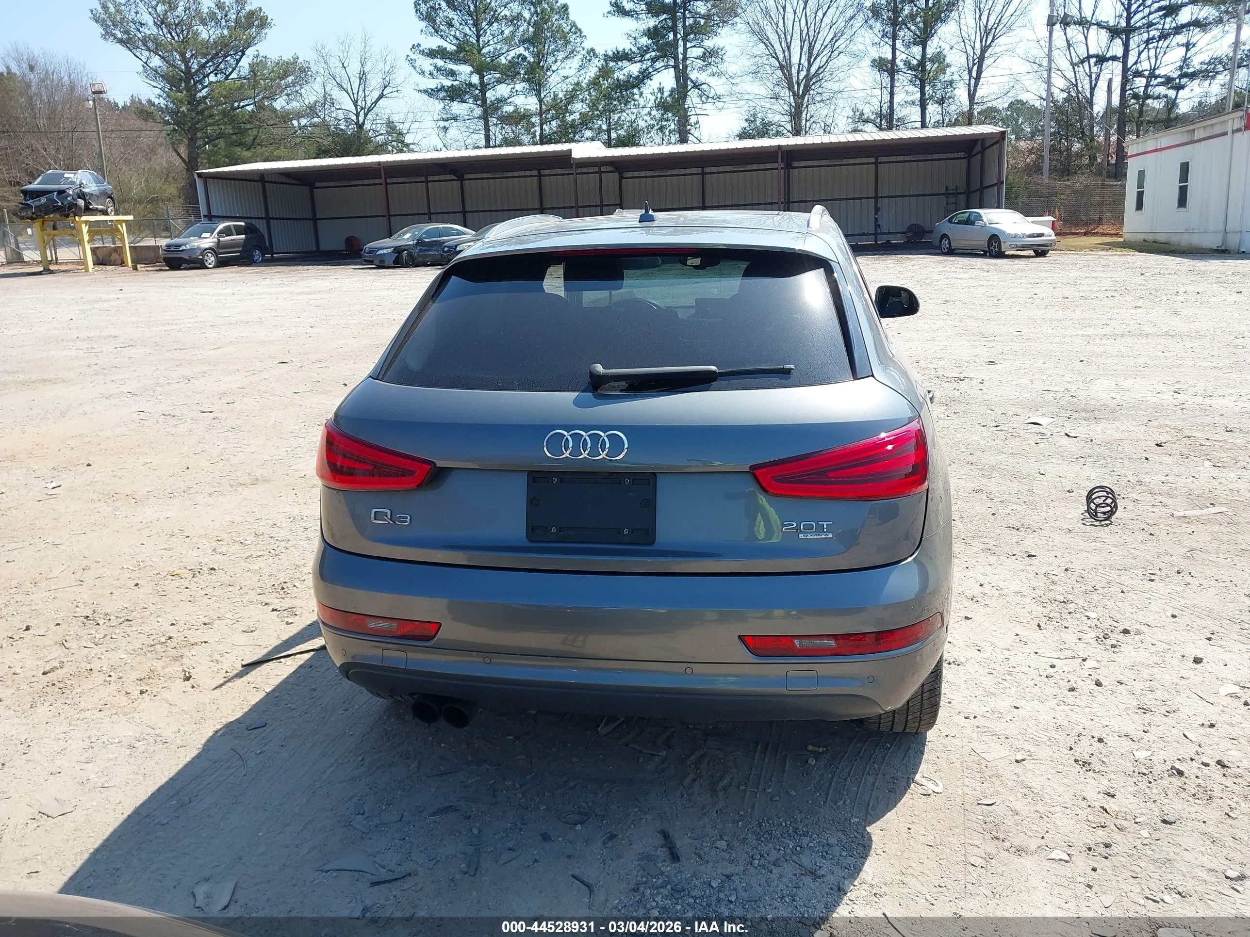 2015 Audi Q3 2.0t Premium Plus Gray vin: WA1EFCFS7FR008321