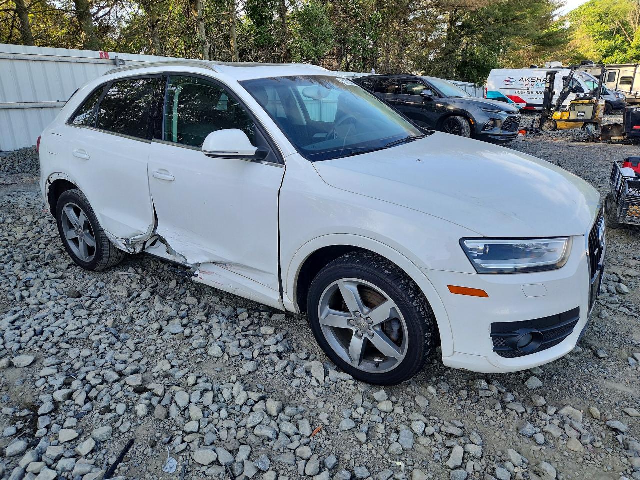 2015 Audi Q3 Premium Plus White vin: WA1EFCFS8FR001264