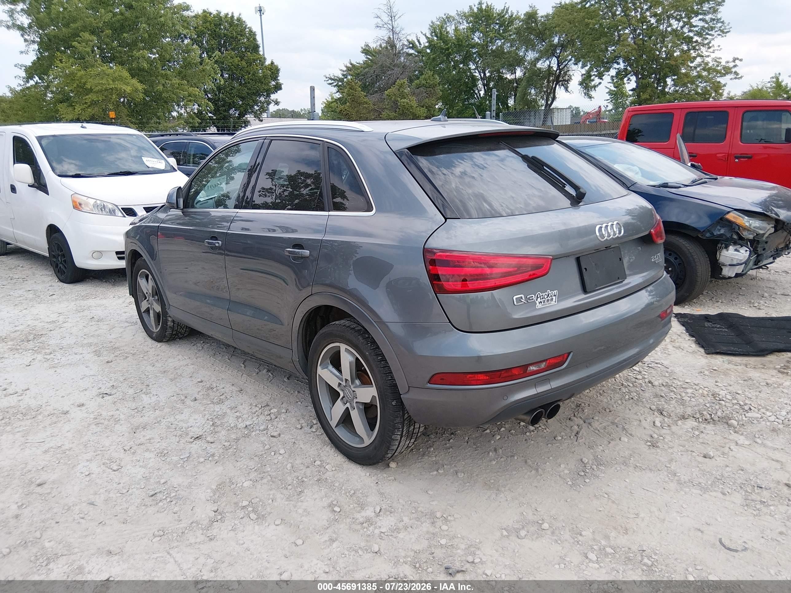 2015 Audi Q3 2.0t Premium Plus Gray vin: WA1EFCFS8FR010384