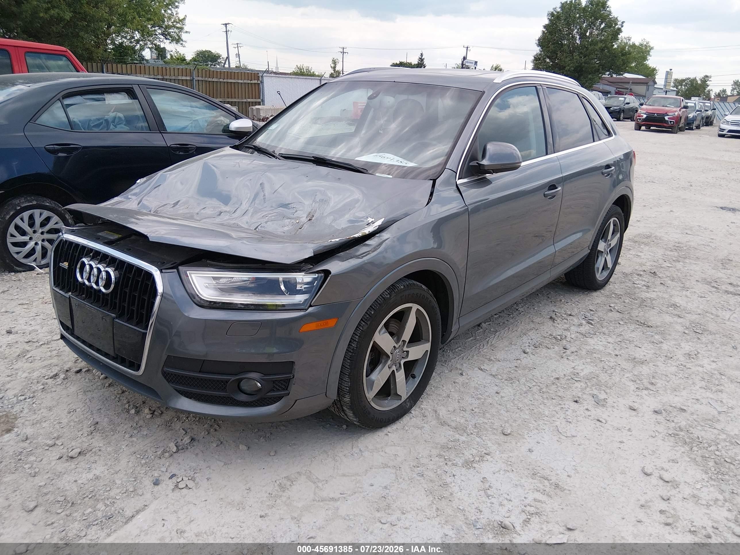 2015 Audi Q3 2.0t Premium Plus Gray vin: WA1EFCFS8FR010384