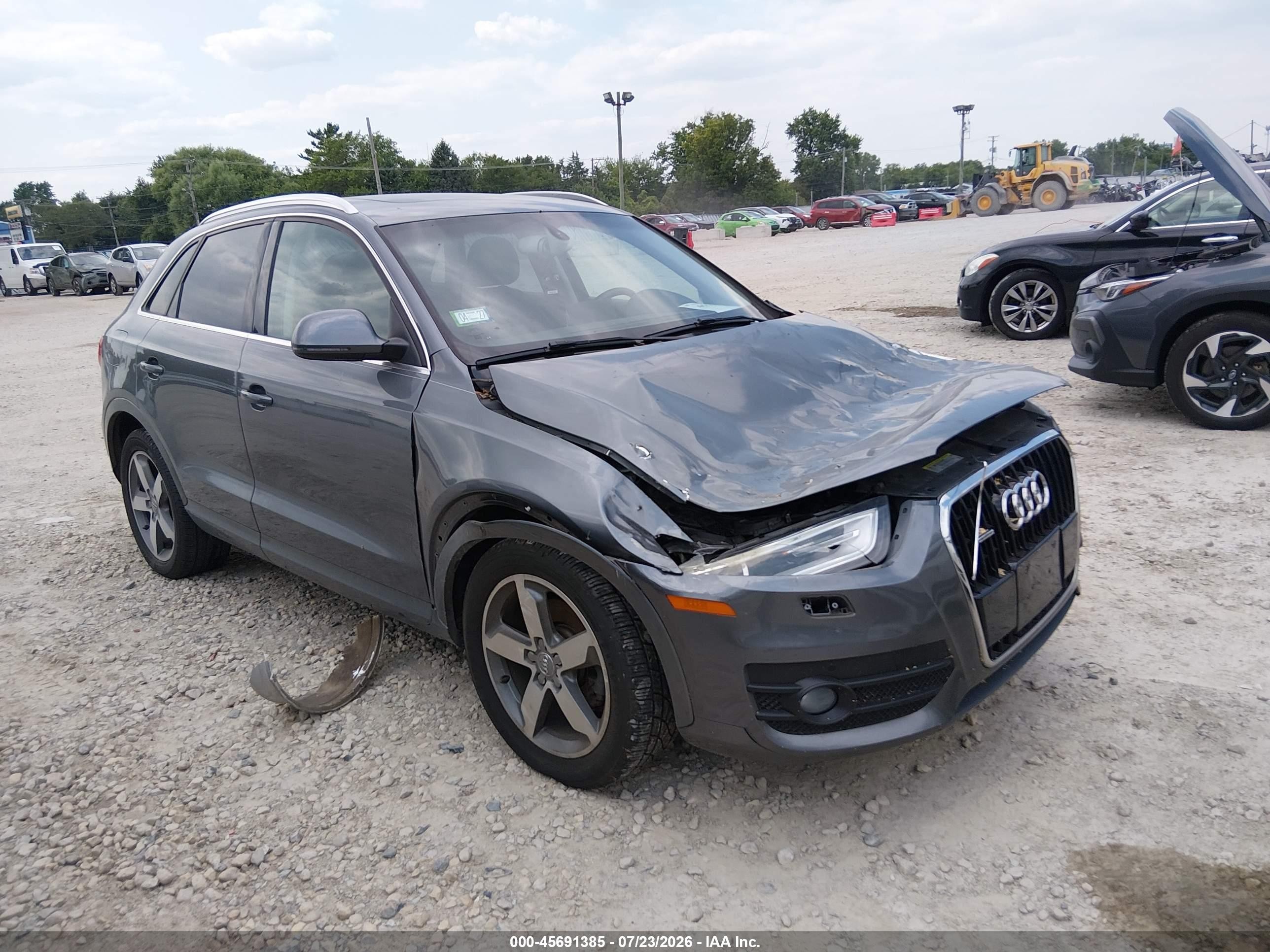 2015 Audi Q3 2.0t Premium Plus Gray vin: WA1EFCFS8FR010384