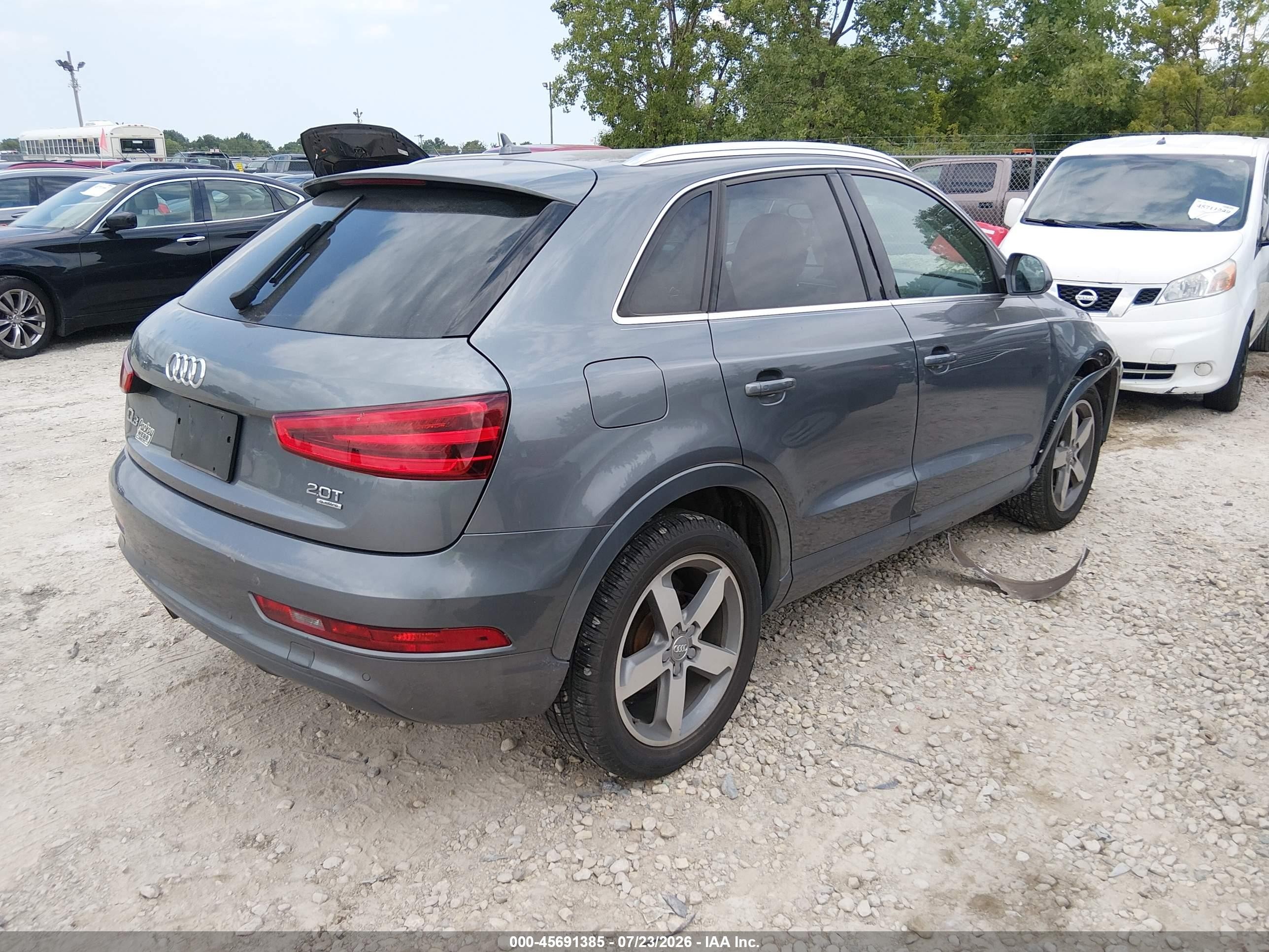 2015 Audi Q3 2.0t Premium Plus Gray vin: WA1EFCFS8FR010384