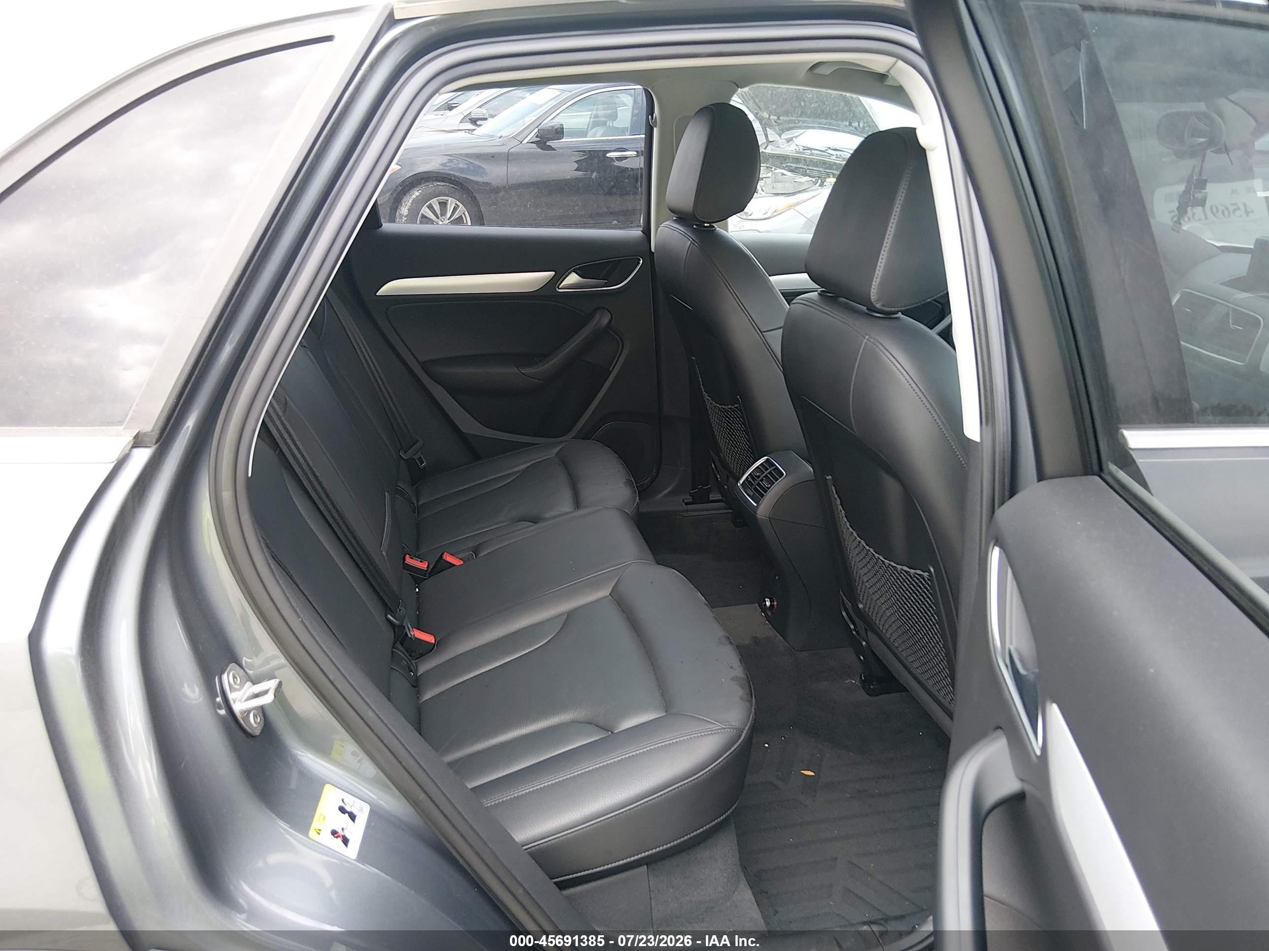 2015 Audi Q3 2.0t Premium Plus Gray vin: WA1EFCFS8FR010384