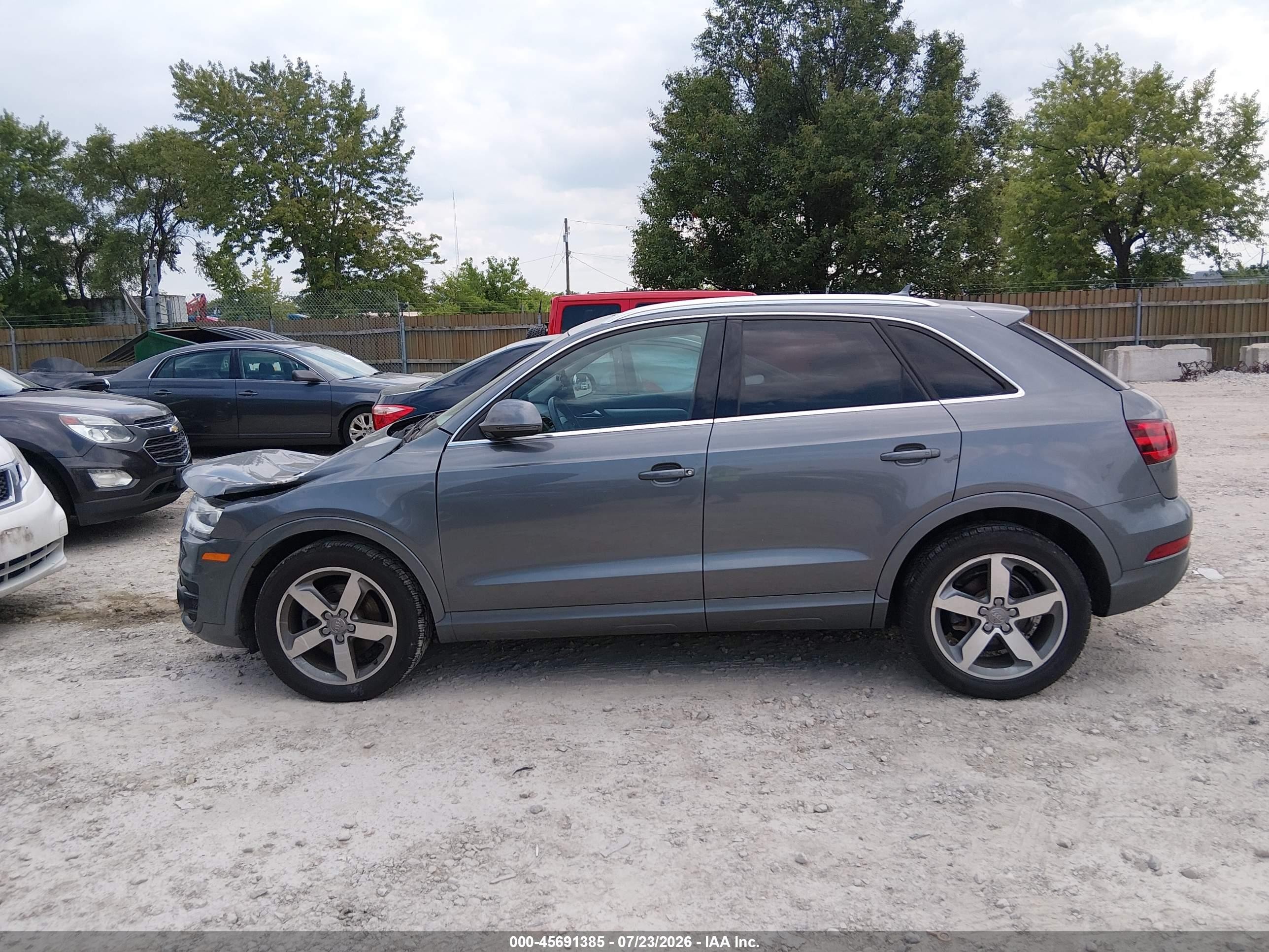 2015 Audi Q3 2.0t Premium Plus Gray vin: WA1EFCFS8FR010384