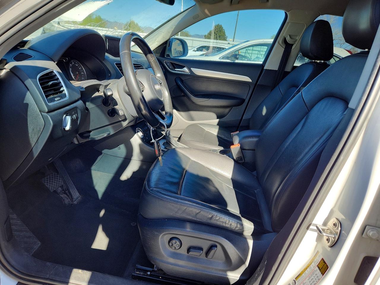 2015 Audi Q3 Premium Plus White vin: WA1EFCFS8FR013429