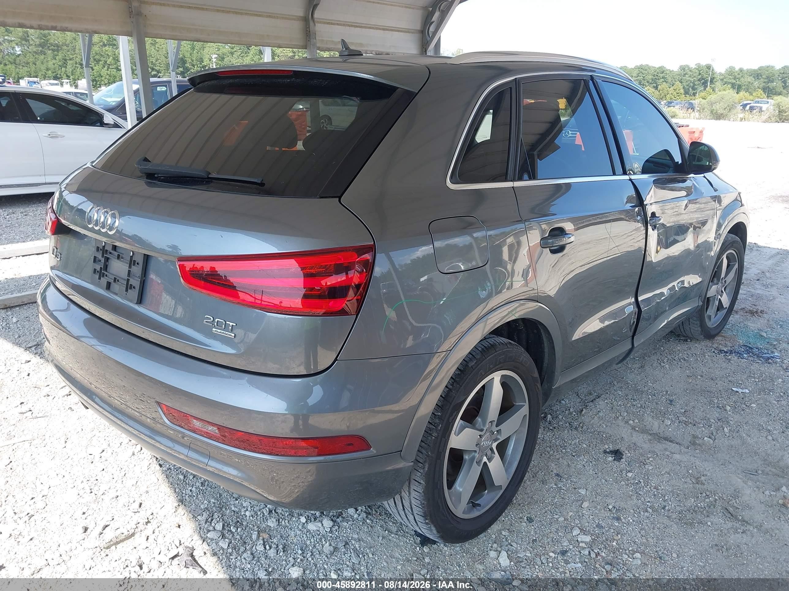 2015 Audi Q3 2.0t Premium Plus Серый vin: WA1EFCFS9FR000754