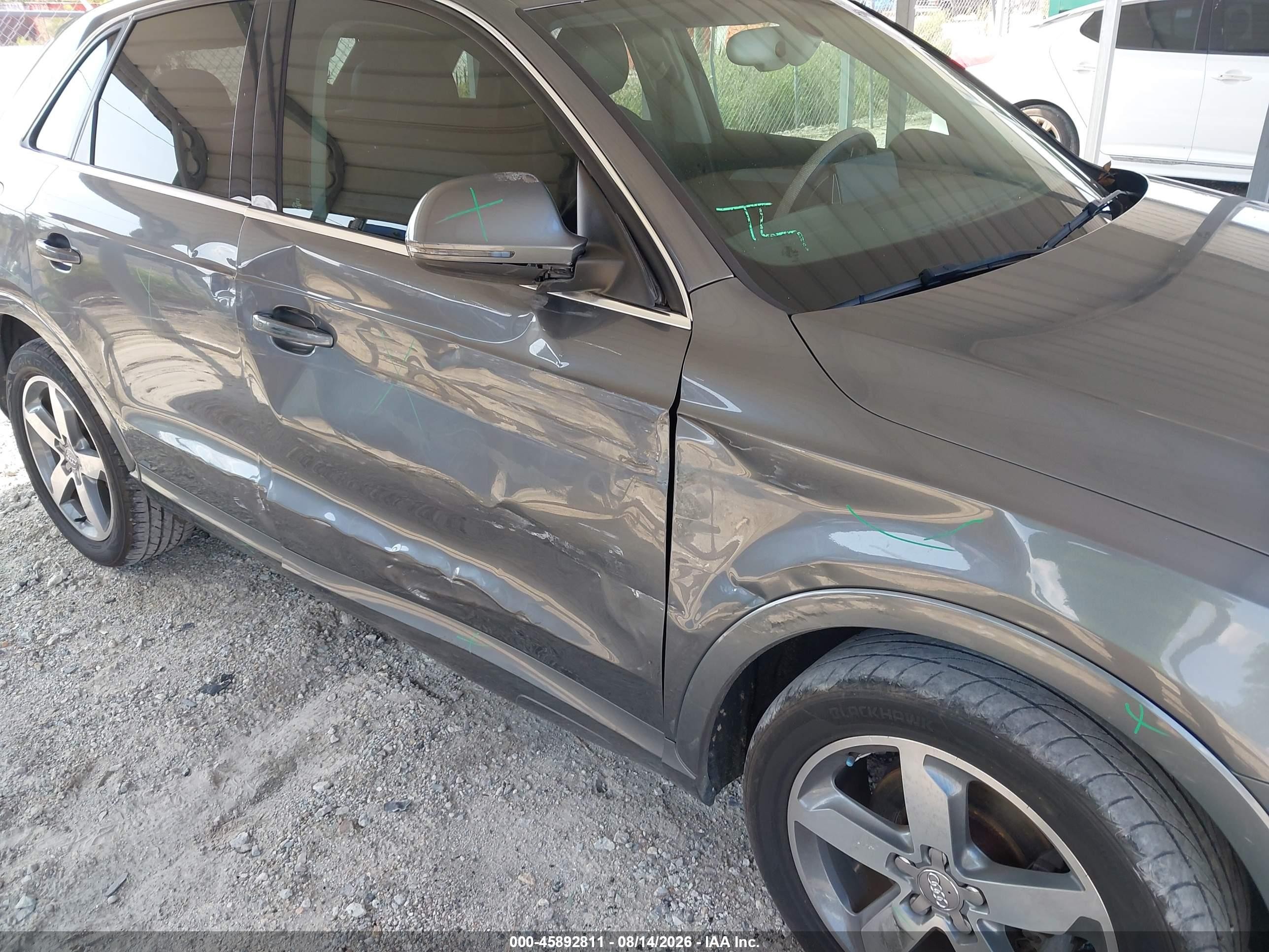 2015 Audi Q3 2.0t Premium Plus Серый vin: WA1EFCFS9FR000754