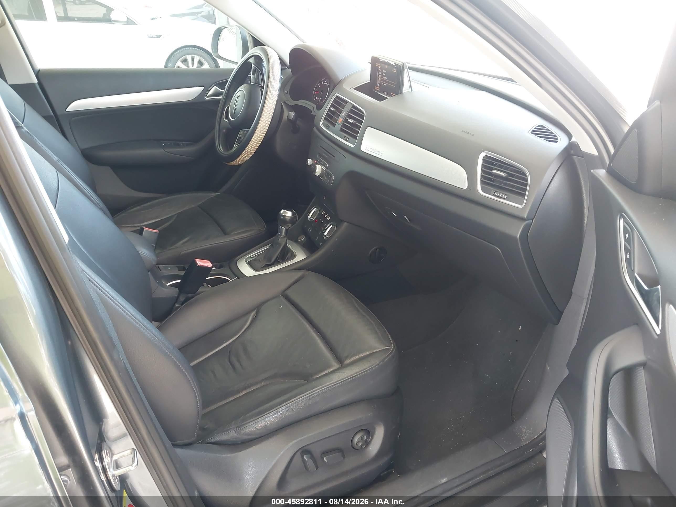 2015 Audi Q3 2.0t Premium Plus Серый vin: WA1EFCFS9FR000754