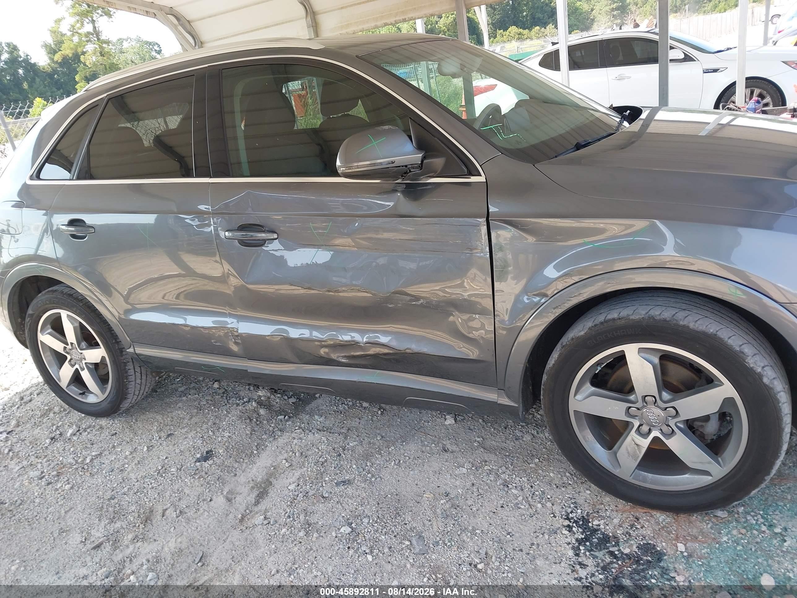 2015 Audi Q3 2.0t Premium Plus Серый vin: WA1EFCFS9FR000754