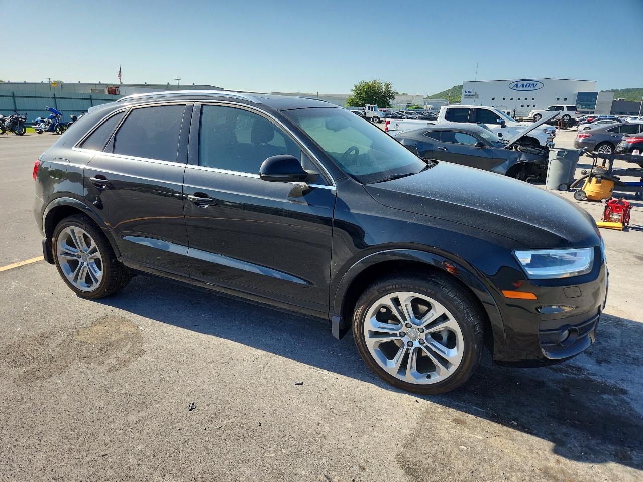 2015 Audi Q3 Premium Plus Черный vin: WA1EFCFS9FR000947