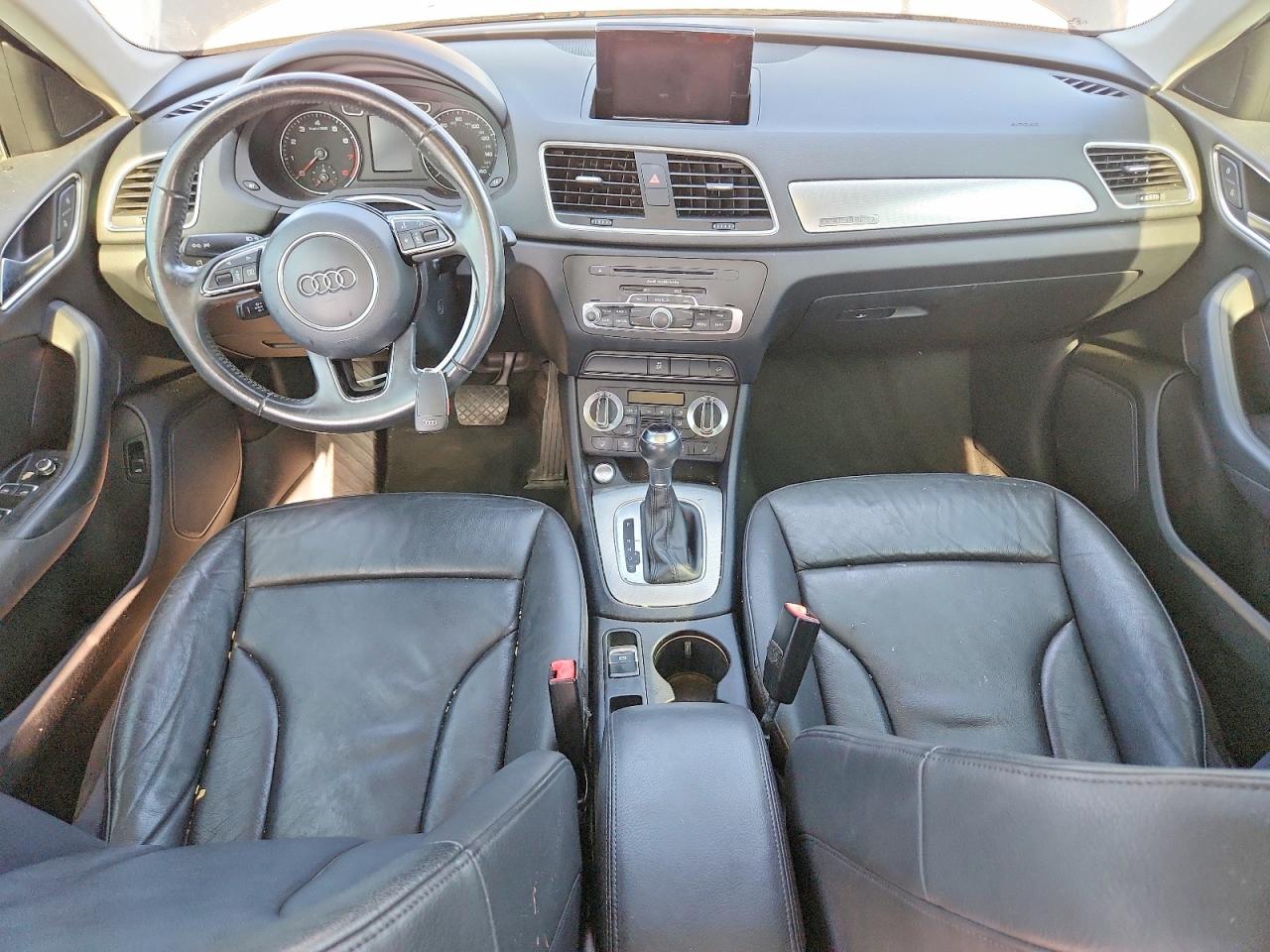 2015 Audi Q3 Premium Plus Черный vin: WA1EFCFS9FR000947