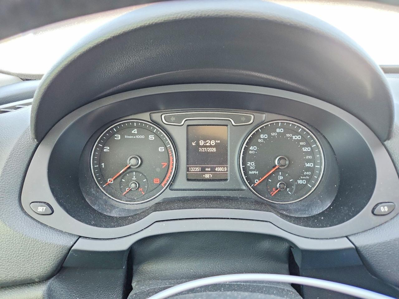 2015 Audi Q3 Premium Plus Черный vin: WA1EFCFS9FR000947