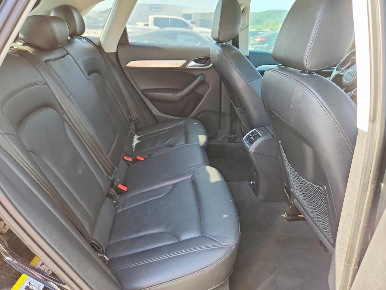 2015 Audi Q3 Premium Plus Черный vin: WA1EFCFS9FR000947
