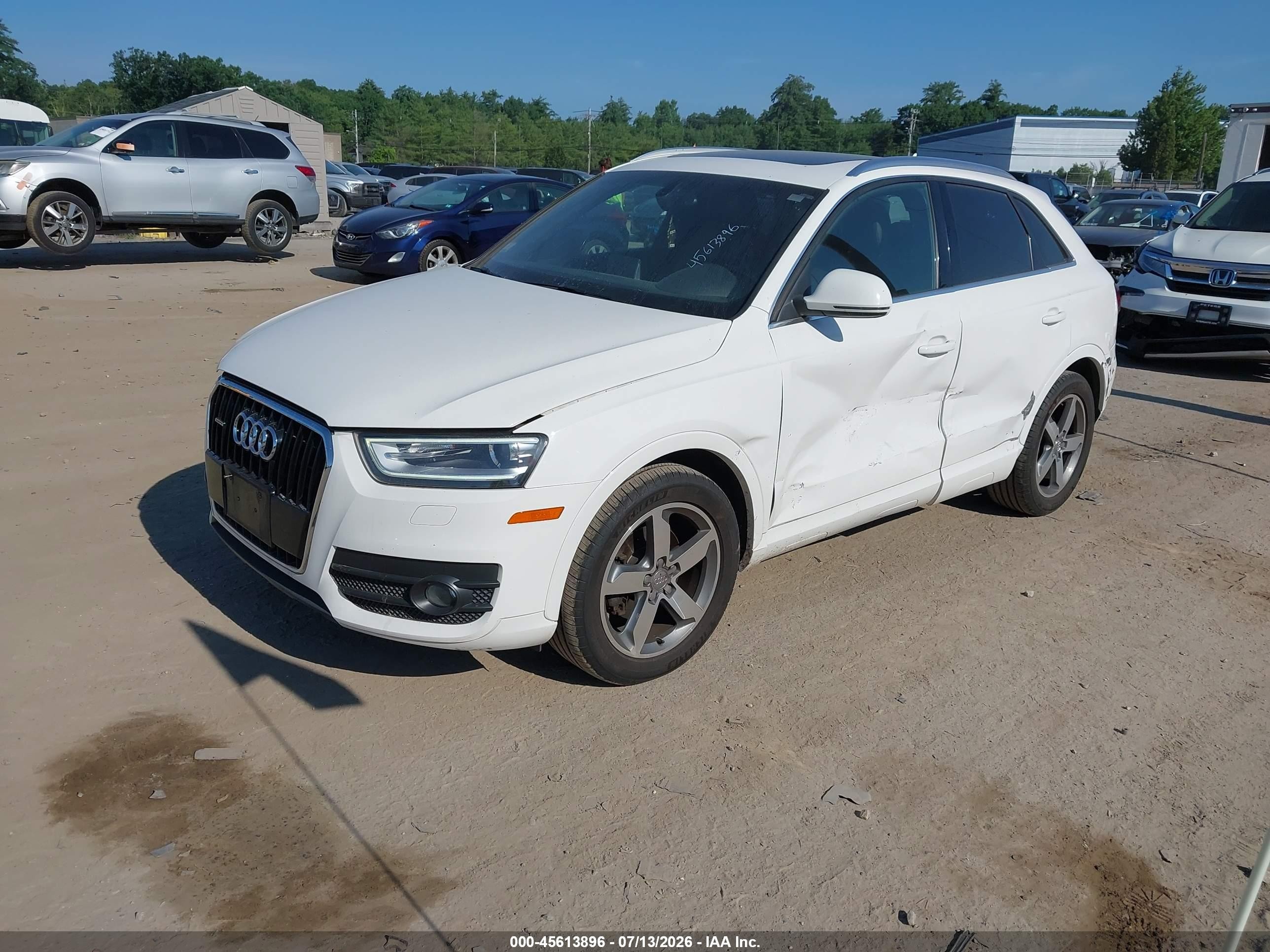 2015 Audi Q3 2.0t Premium Plus White vin: WA1EFCFS9FR003718