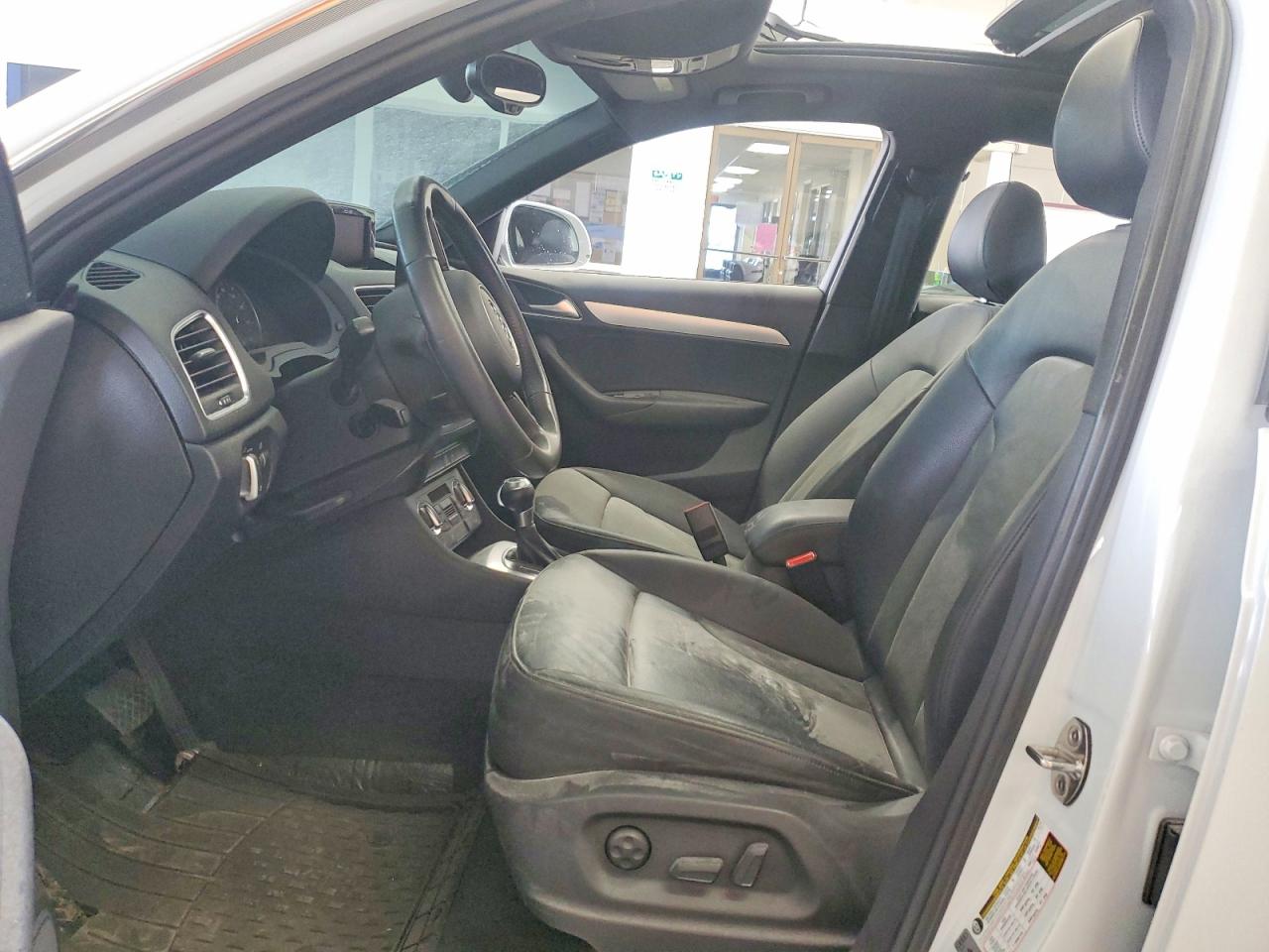 2015 Audi Q3 Premium Plus White vin: WA1EFCFS9FR005310