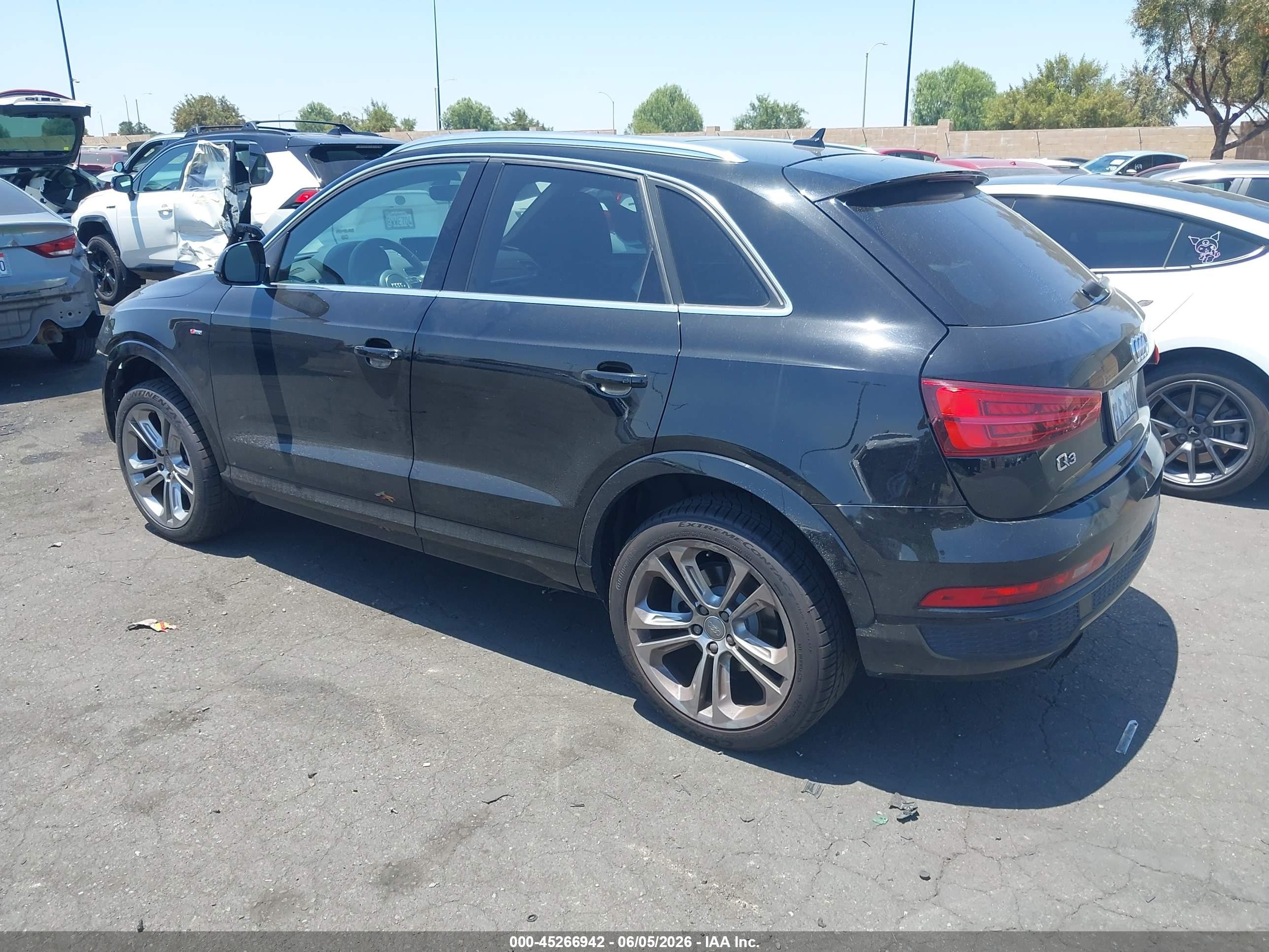 2016 Audi Q3 2.0t Premium Plus Черный vin: WA1FFCFS9GR020380