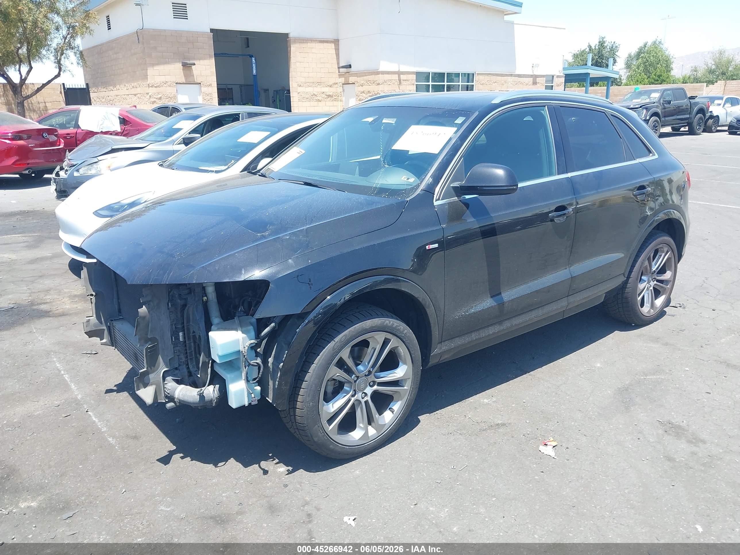 2016 Audi Q3 2.0t Premium Plus Черный vin: WA1FFCFS9GR020380