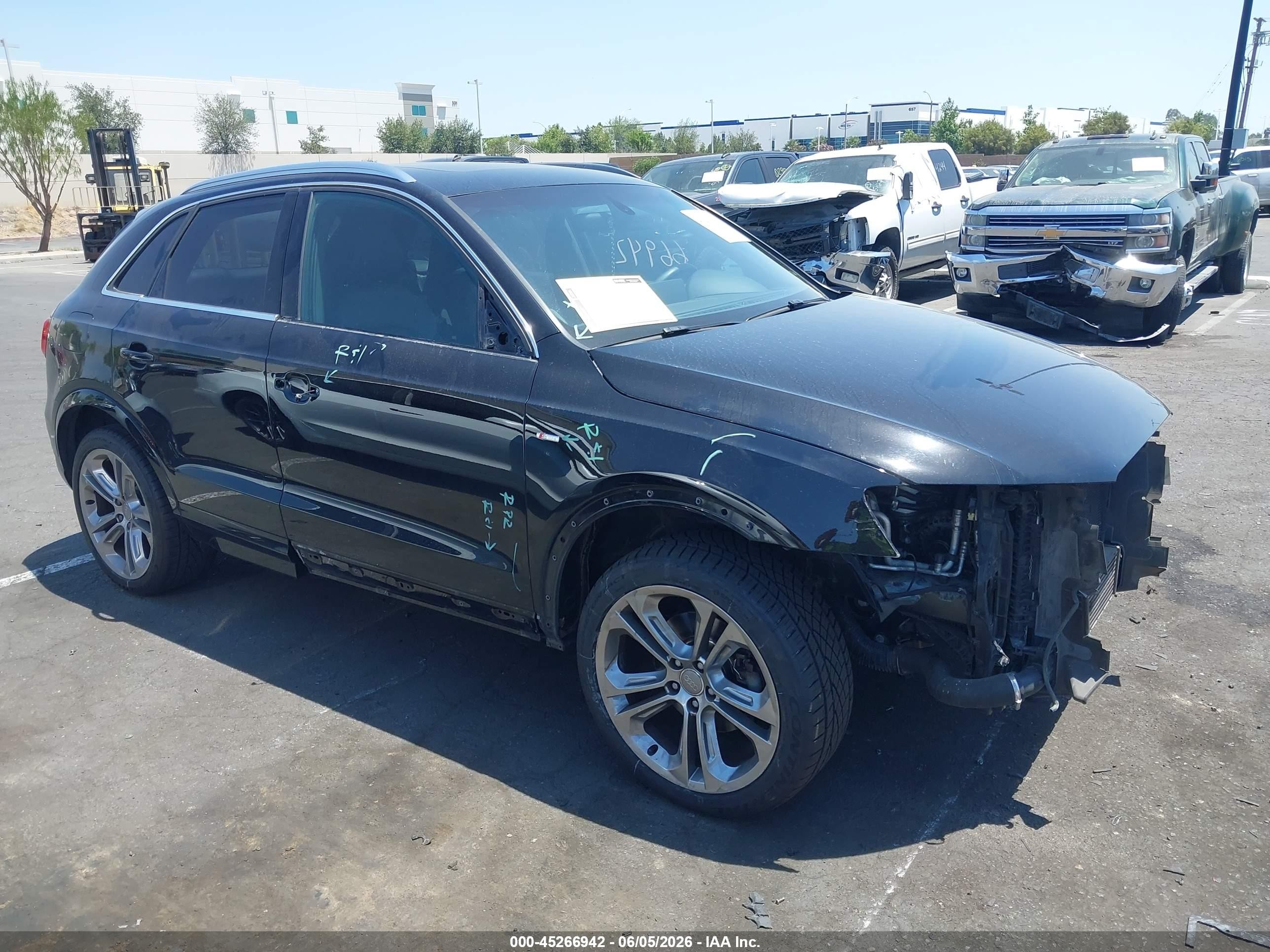 2016 Audi Q3 2.0t Premium Plus Черный vin: WA1FFCFS9GR020380