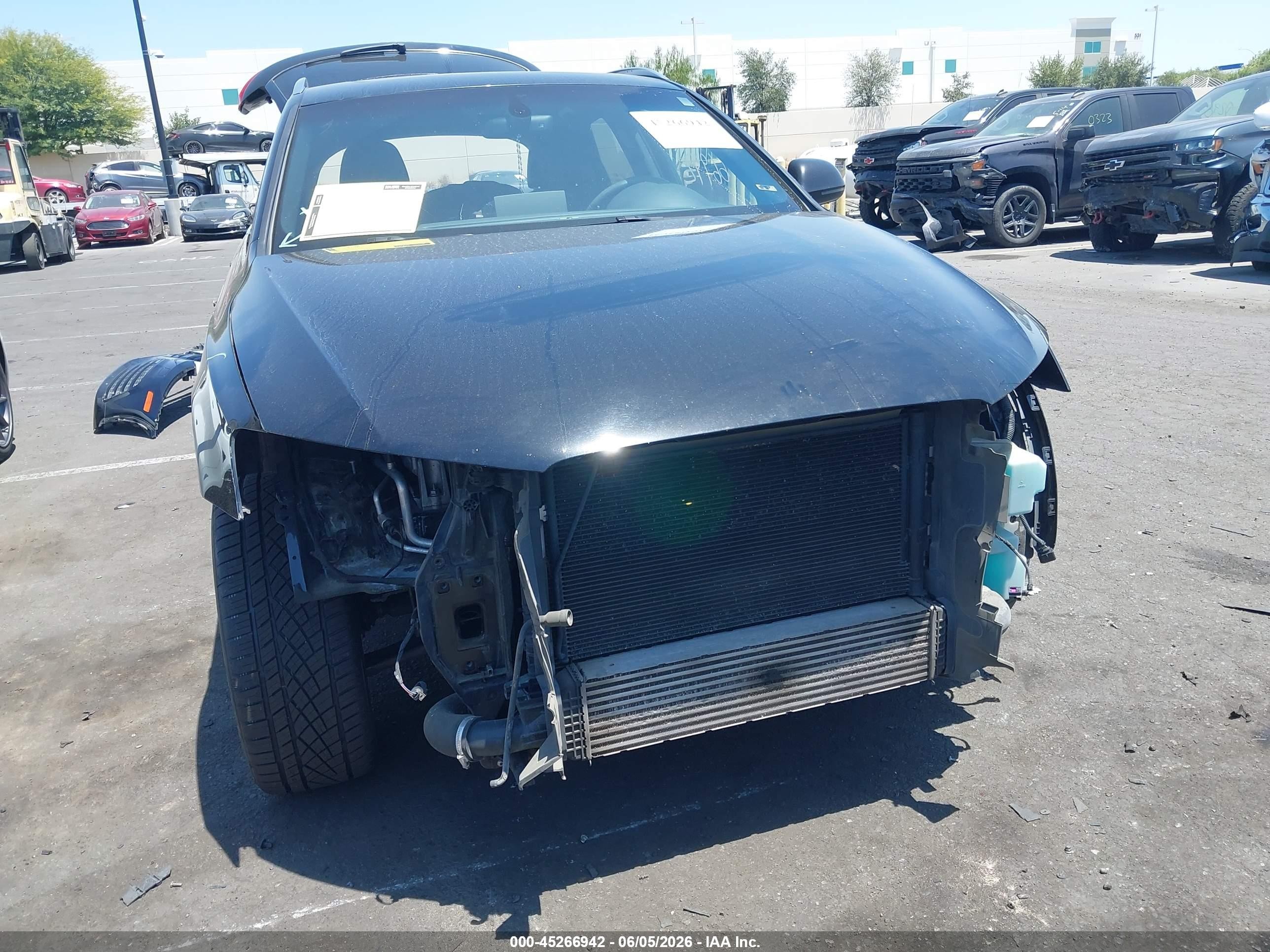 2016 Audi Q3 2.0t Premium Plus Черный vin: WA1FFCFS9GR020380