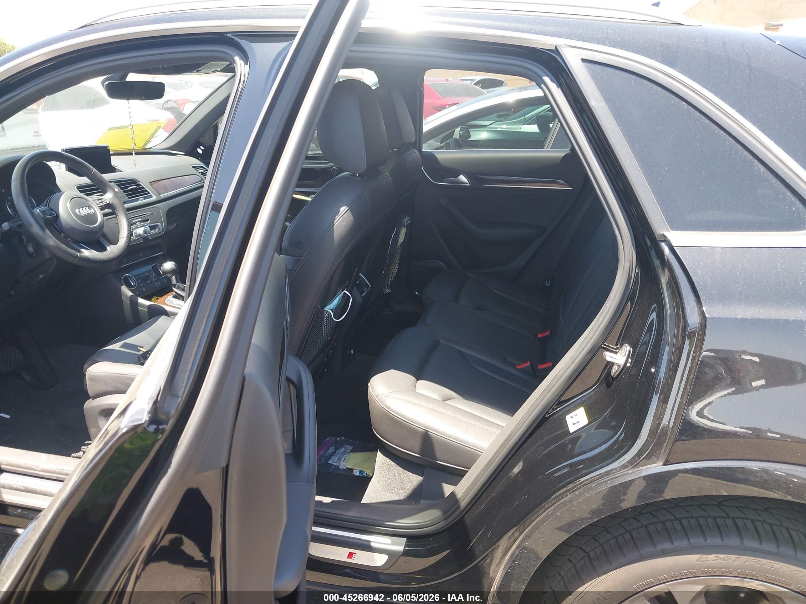 2016 Audi Q3 2.0t Premium Plus Черный vin: WA1FFCFS9GR020380