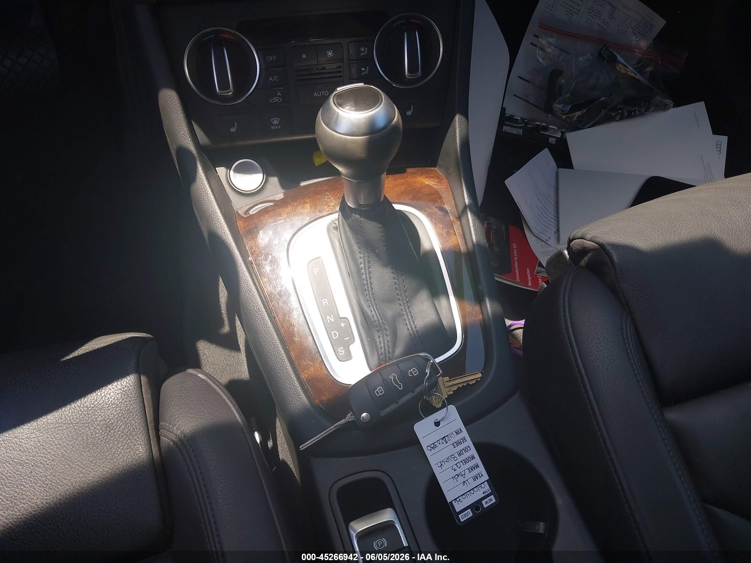 2016 Audi Q3 2.0t Premium Plus Черный vin: WA1FFCFS9GR020380