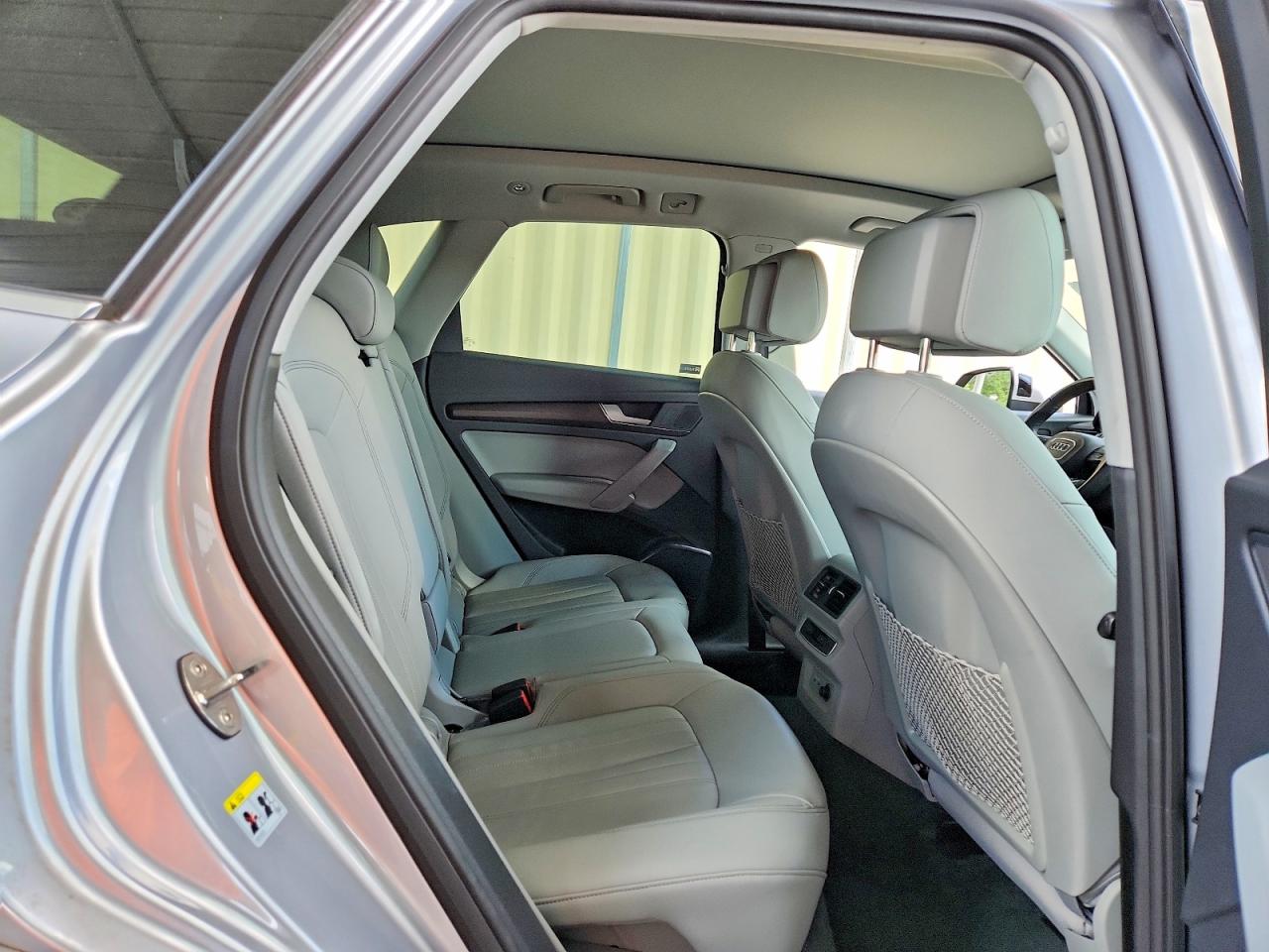 2022 Audi Q5 Premium 45 Silver vin: WA1GAAFY0N2140067