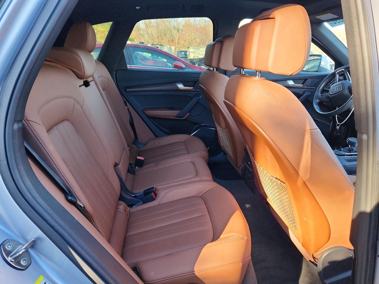 2022 Audi Q5 Premium 45 Серебряный vin: WA1GAAFY5N2080545