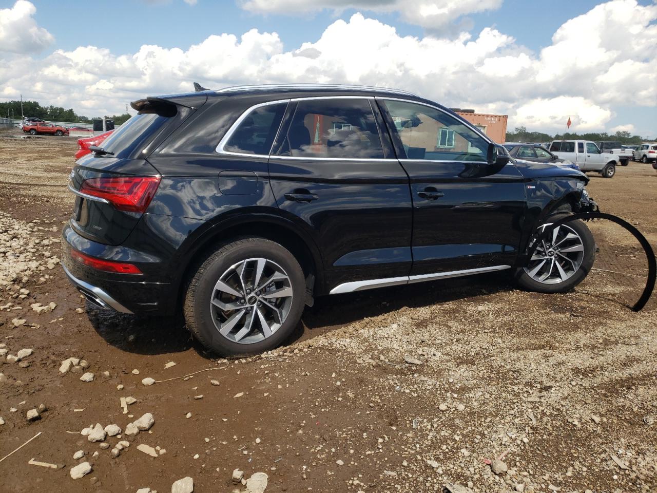 2024 Audi Q5 Premium 45 Black vin: WA1GAAFY5R2143374
