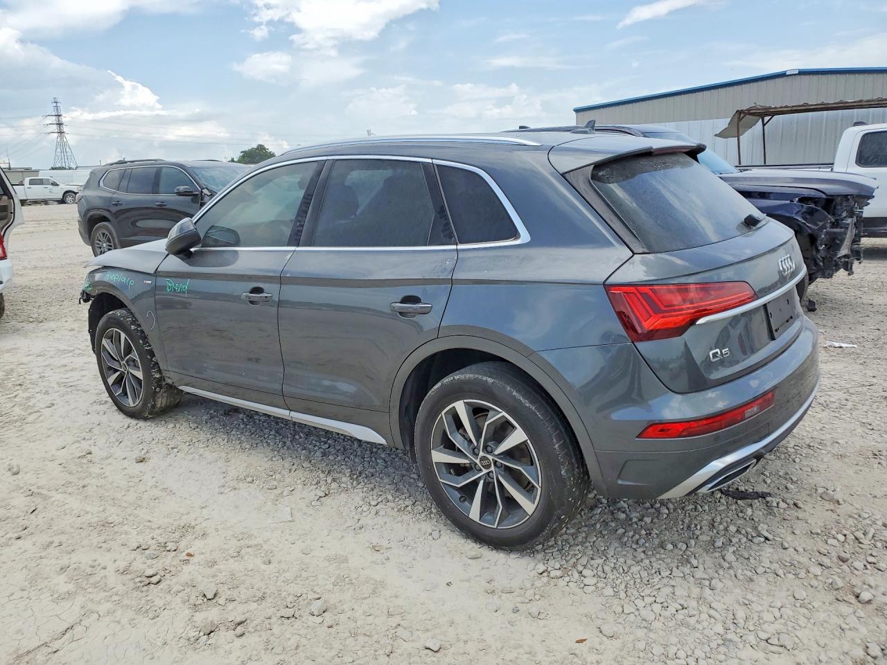 2022 Audi Q5 Gray vin: WA1GAAFY7R2018201