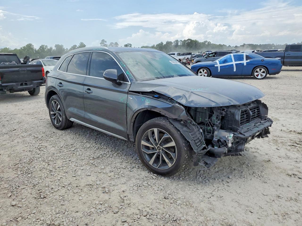 2022 Audi Q5 Gray vin: WA1GAAFY7R2018201