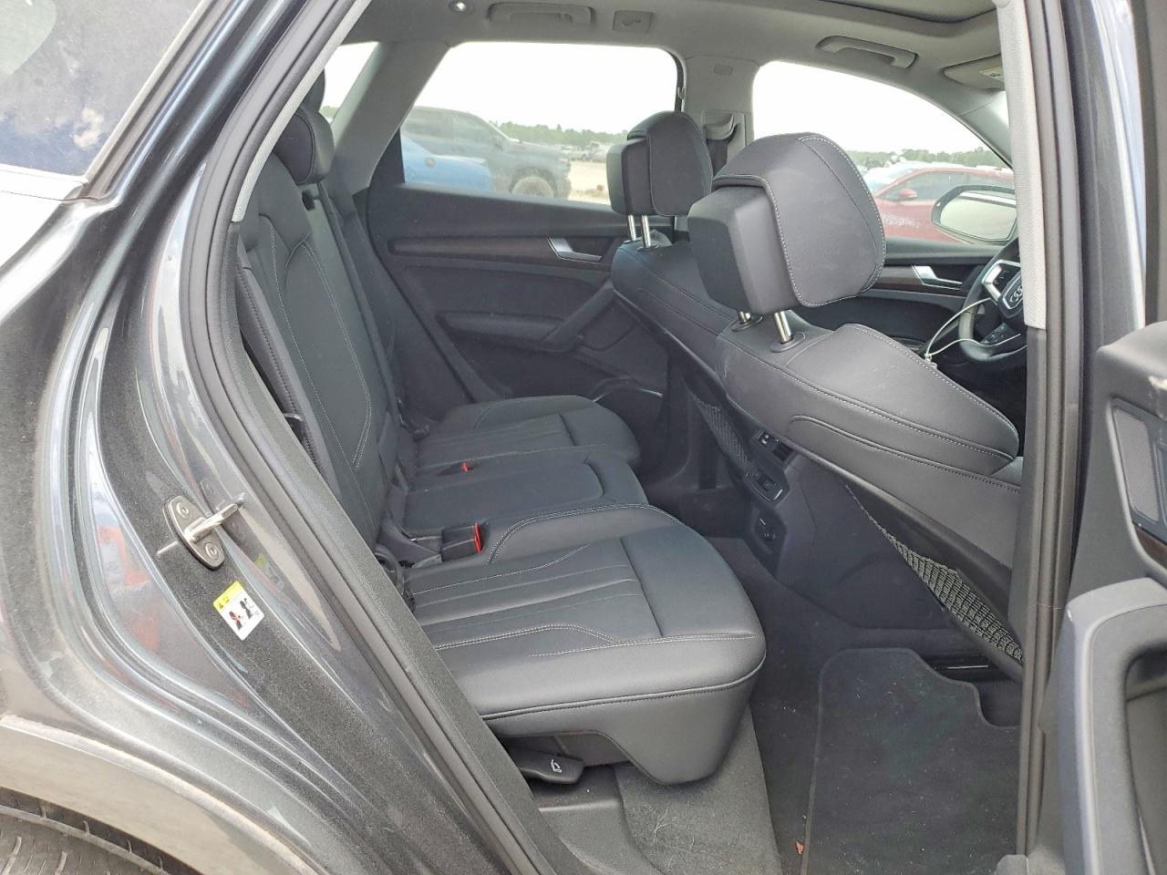 2022 Audi Q5 Gray vin: WA1GAAFY7R2018201