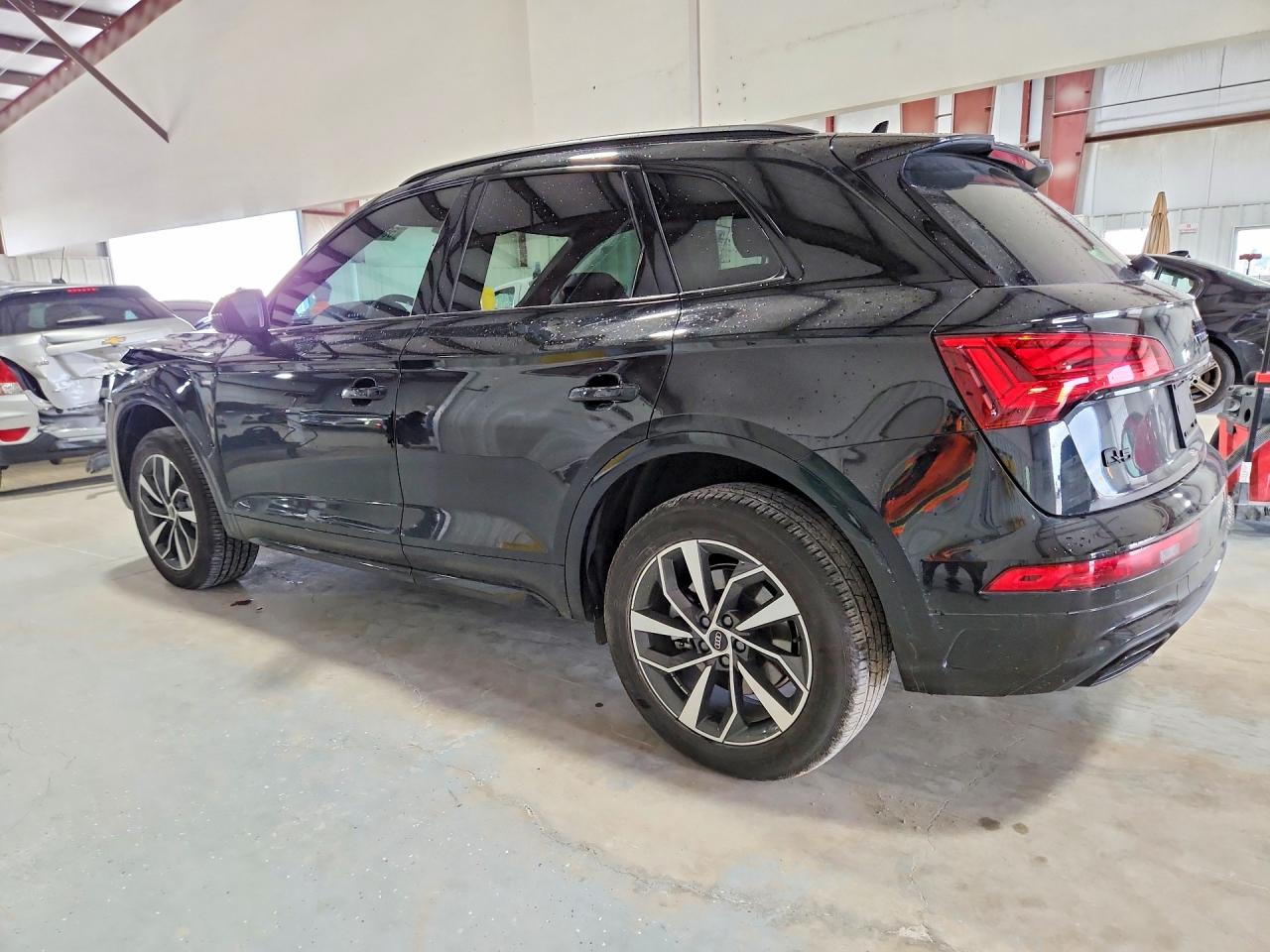 2024 Audi Q5 Premium 45 Black vin: WA1GAAFY8R2114757