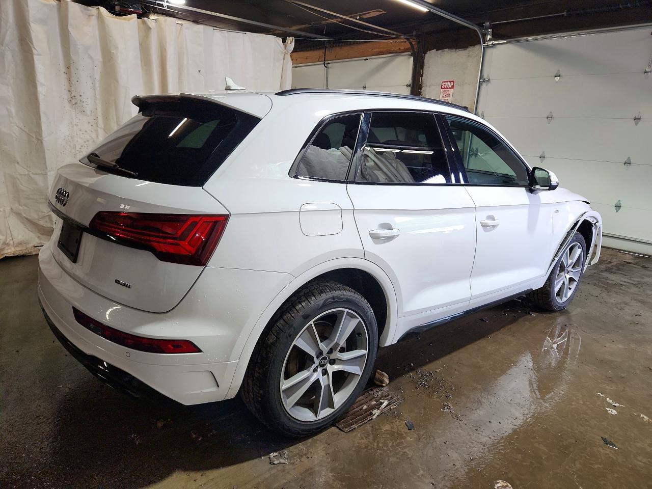 2025 Audi Q5 Premium 45 White vin: WA1GAAFY8S2020447