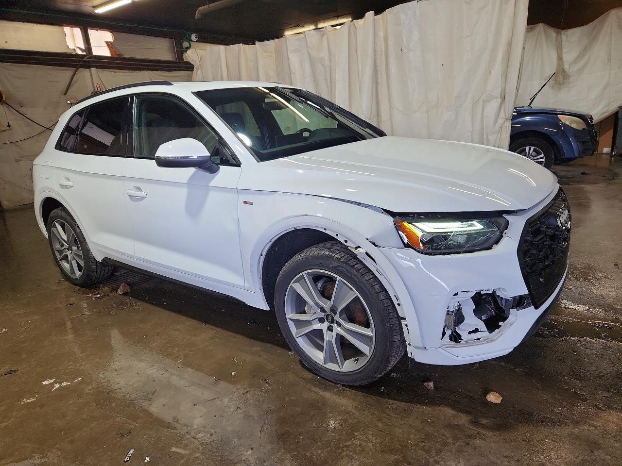 2025 Audi Q5 Premium 45 White vin: WA1GAAFY8S2020447