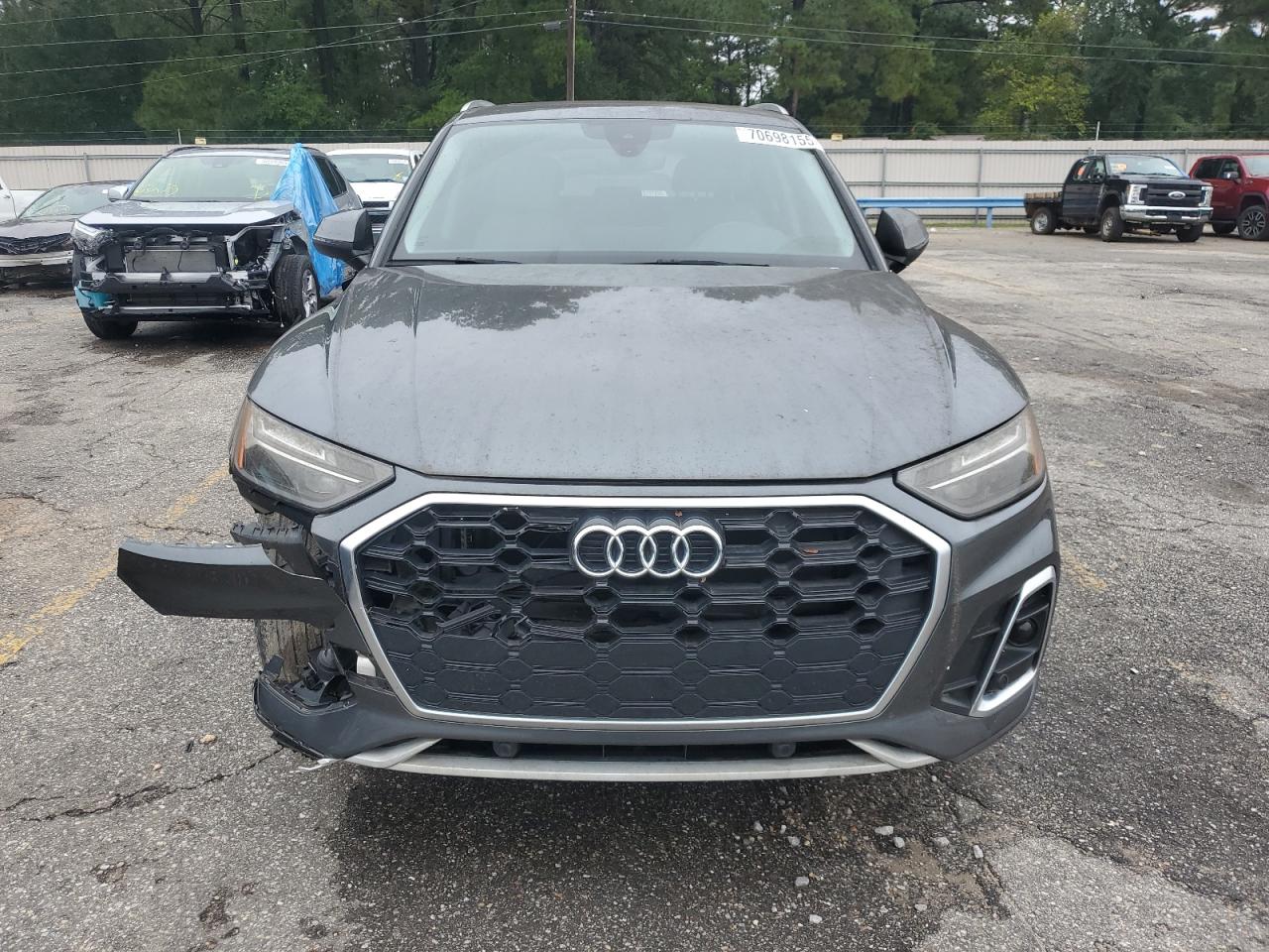 2022 Audi Q5 Premium 45 Charcoal vin: WA1GAAFY9N2069807