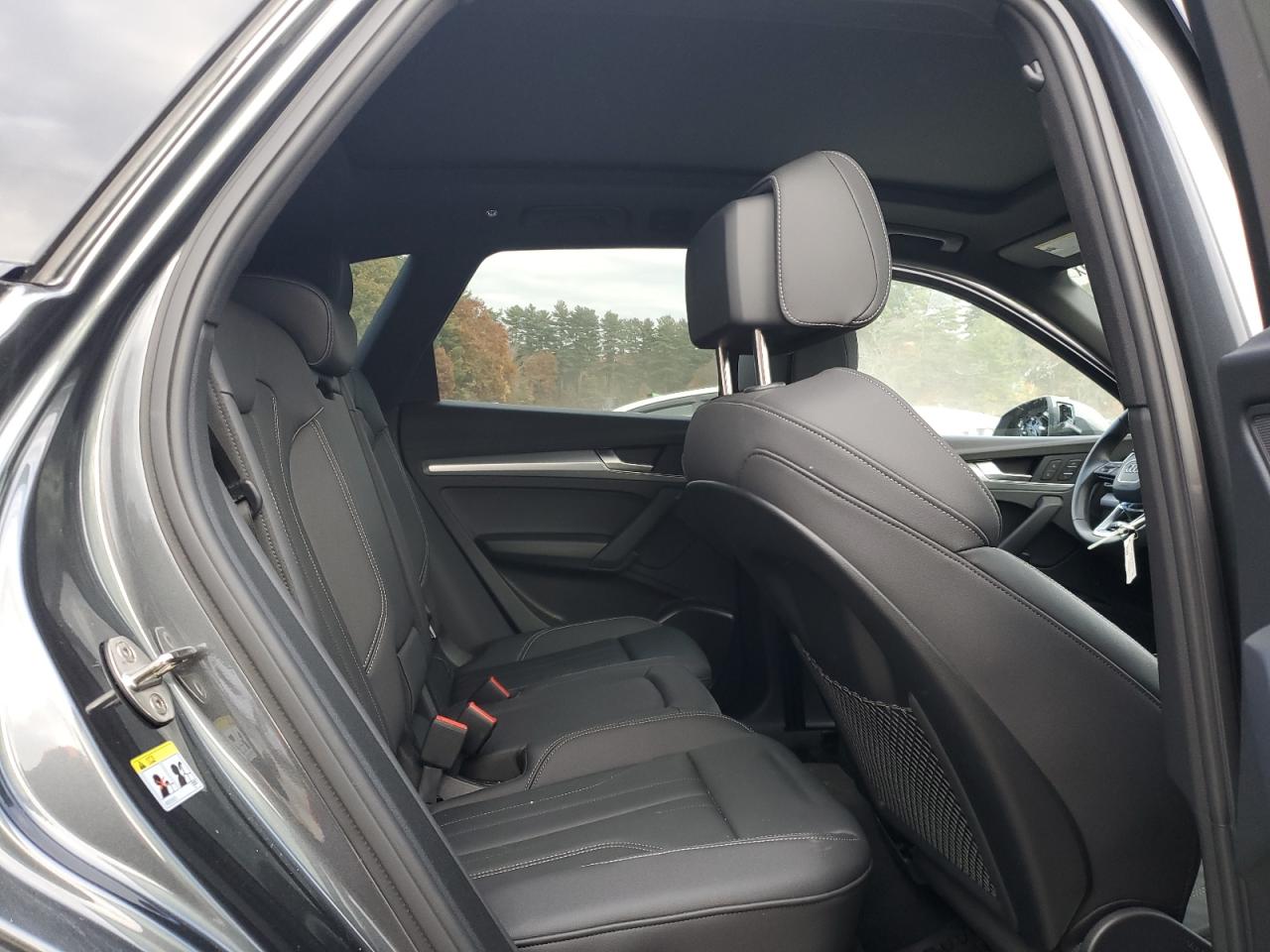 2025 Audi Q5 Premium 45 Gray vin: WA1GAAFYXS2051053