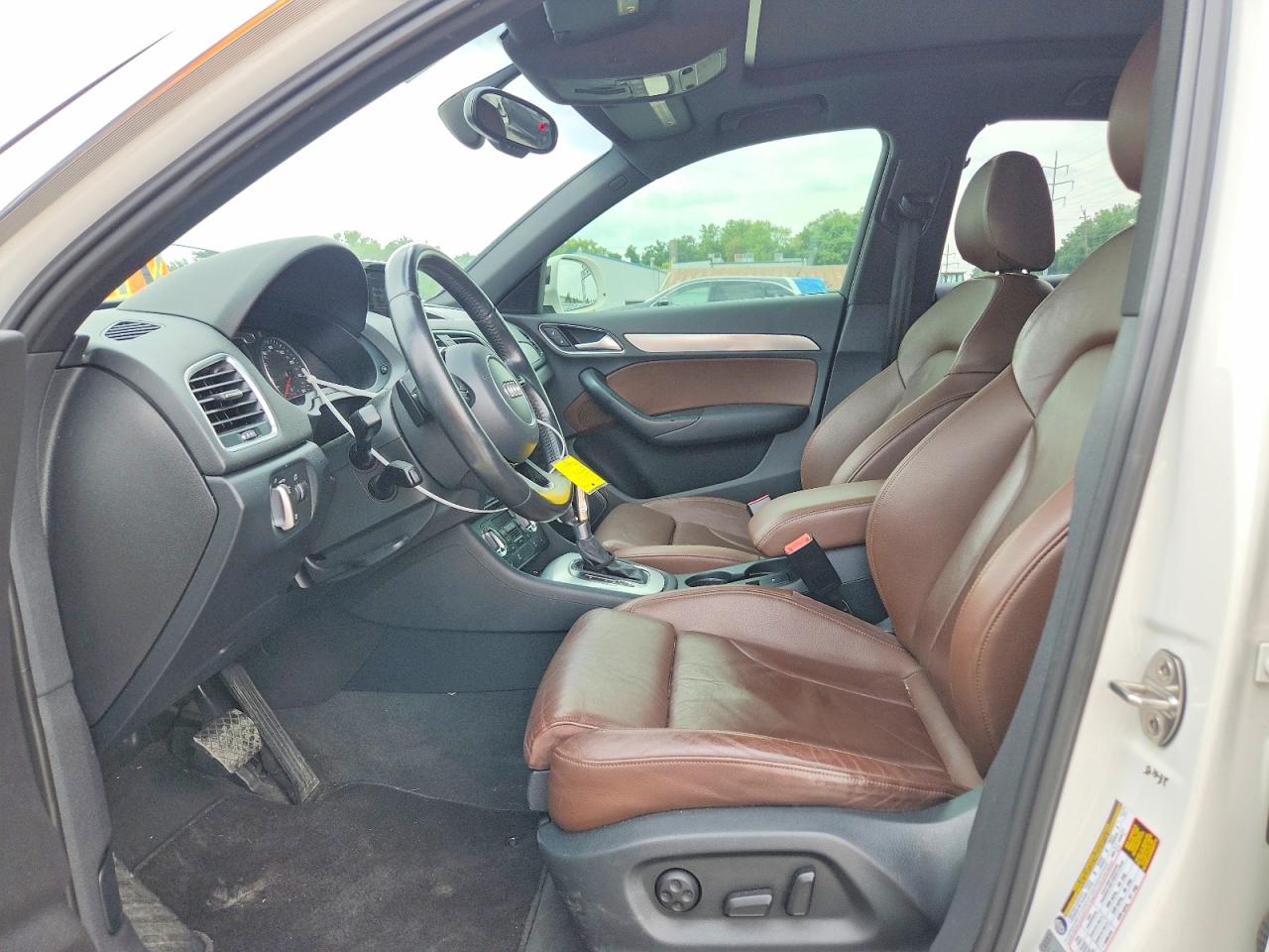 2015 Audi Q3 Prestige White vin: WA1GFCFS2FR008977