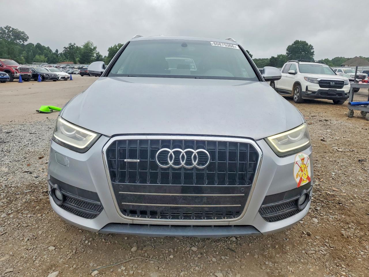 2015 Audi Q3 Prestige Silver vin: WA1GFCFS4FR011928