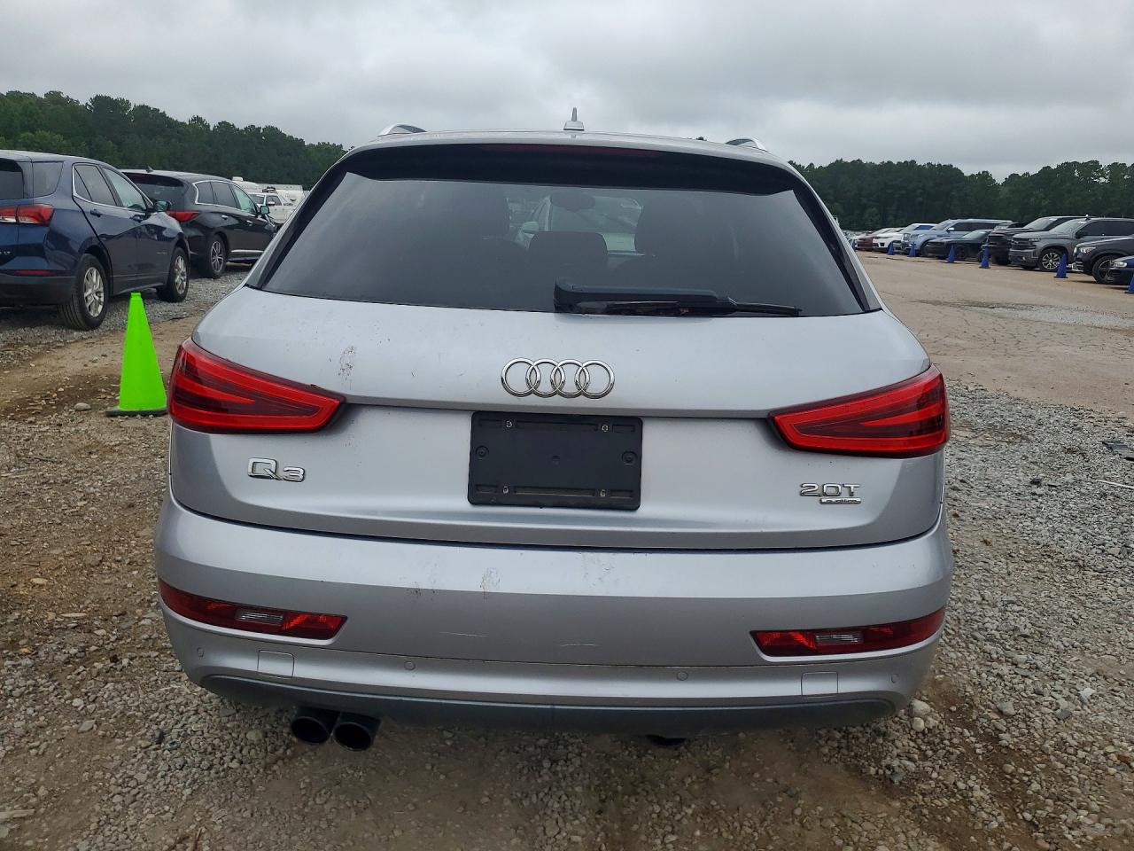 2015 Audi Q3 Prestige Silver vin: WA1GFCFS4FR011928