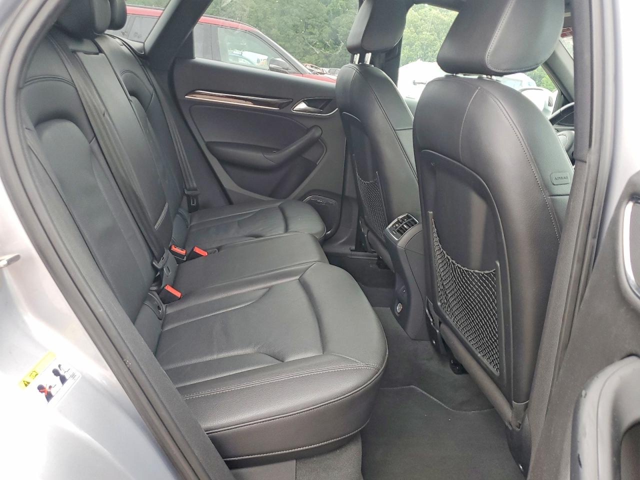 2015 Audi Q3 Prestige Silver vin: WA1GFCFS4FR011928