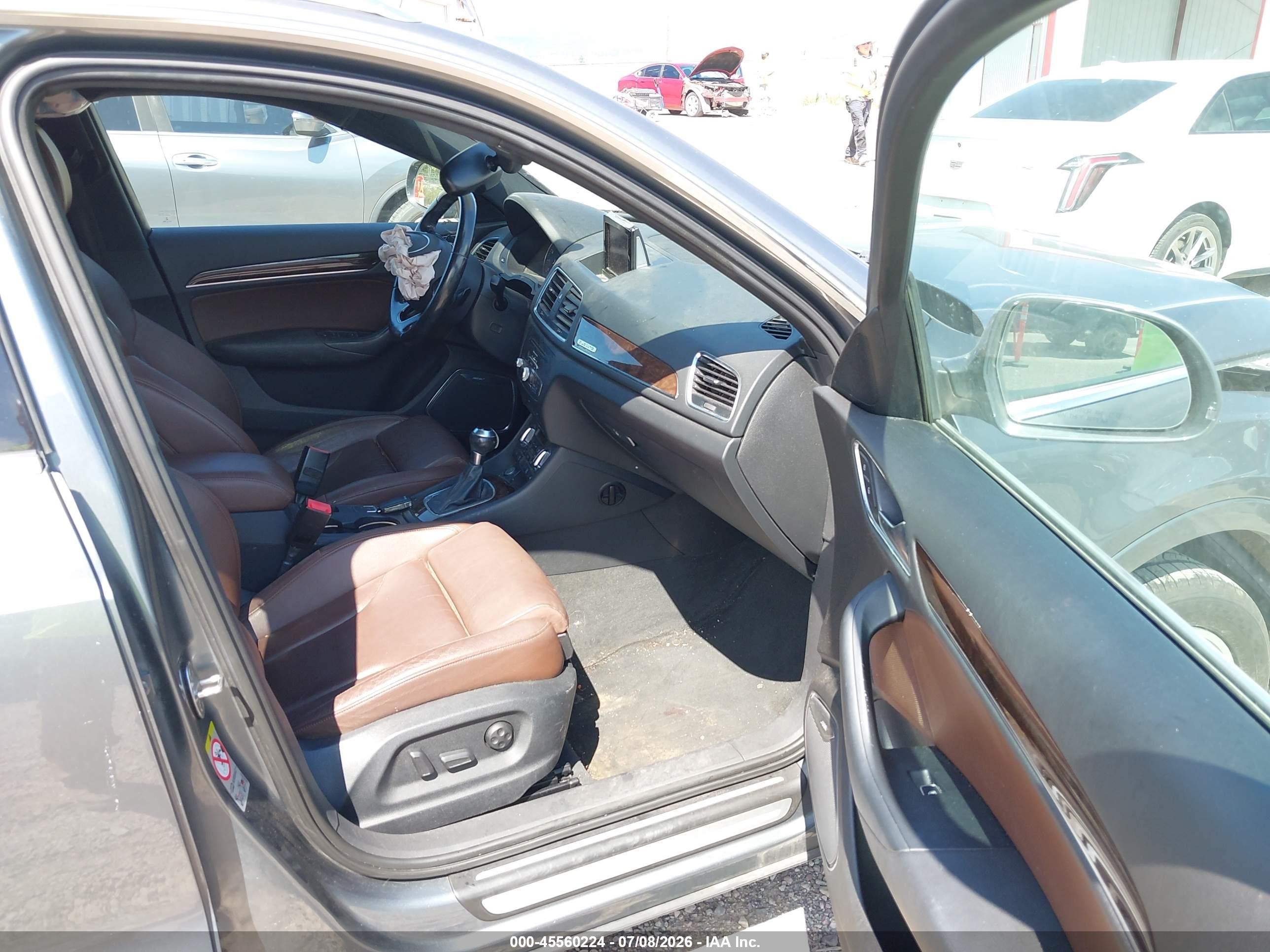 2015 Audi Q3 2.0t Premium Plus Gray vin: WA1GFCFS5FR006110