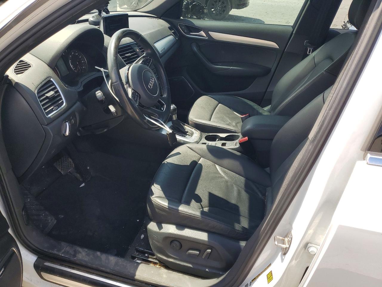 2015 Audi Q3 White vin: WA1GFCFS5FR007693